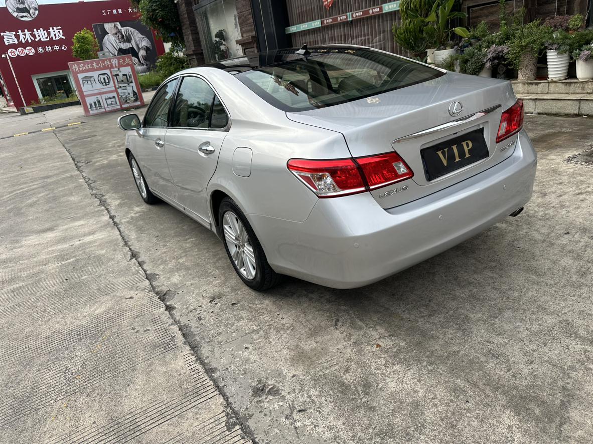 Lexus ES 2010 thumb 3