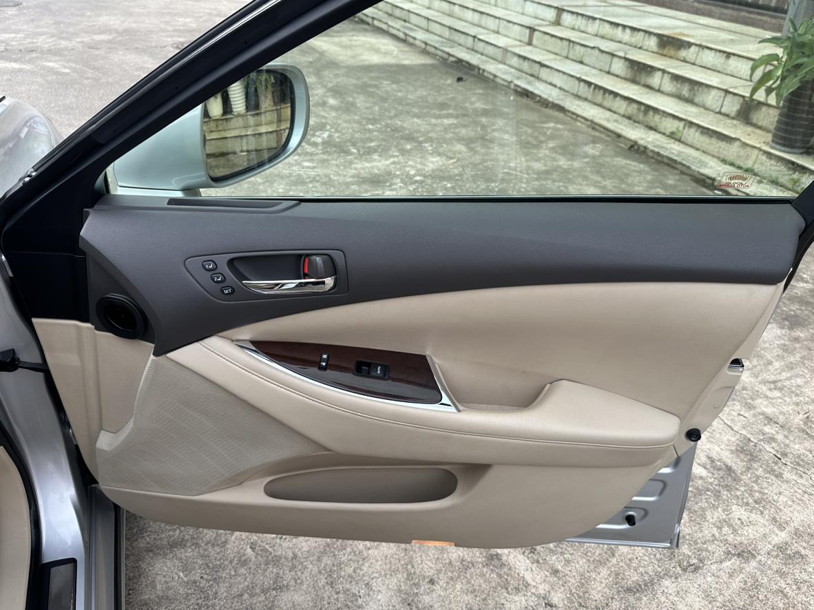 Lexus ES 2010 thumb 11