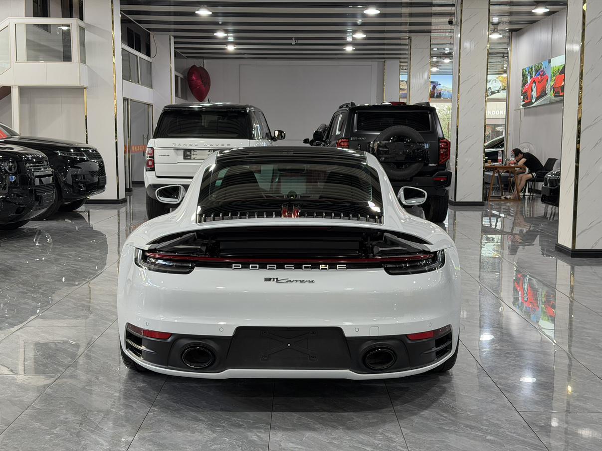 Porsche 911 2020 thumb 4
