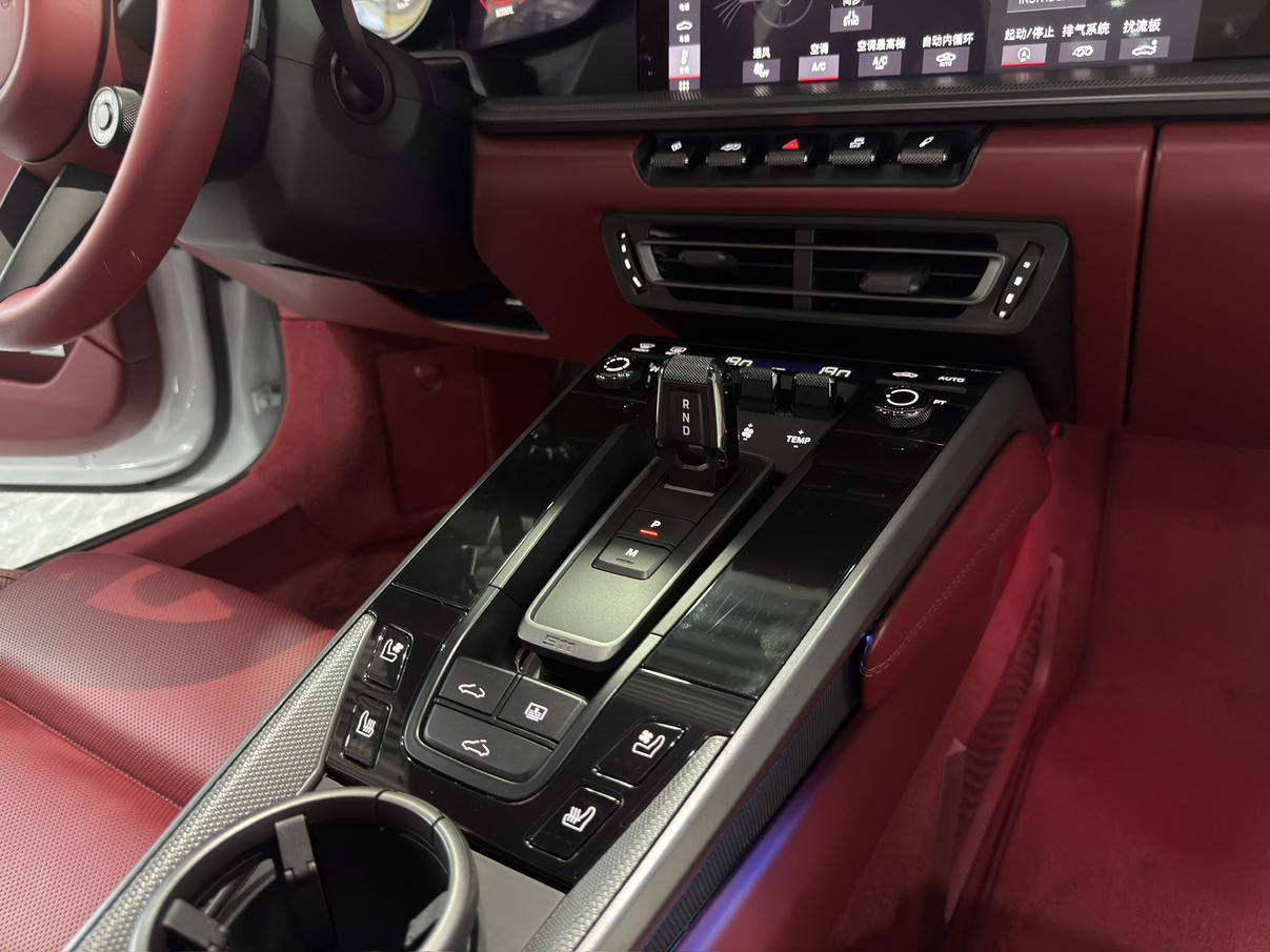 Porsche 911 2020 thumb 9