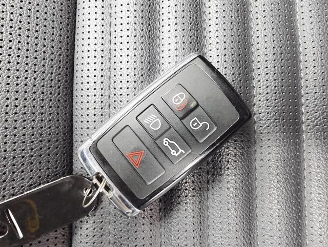 Land Rover Discovery Sport 2020 thumb 9