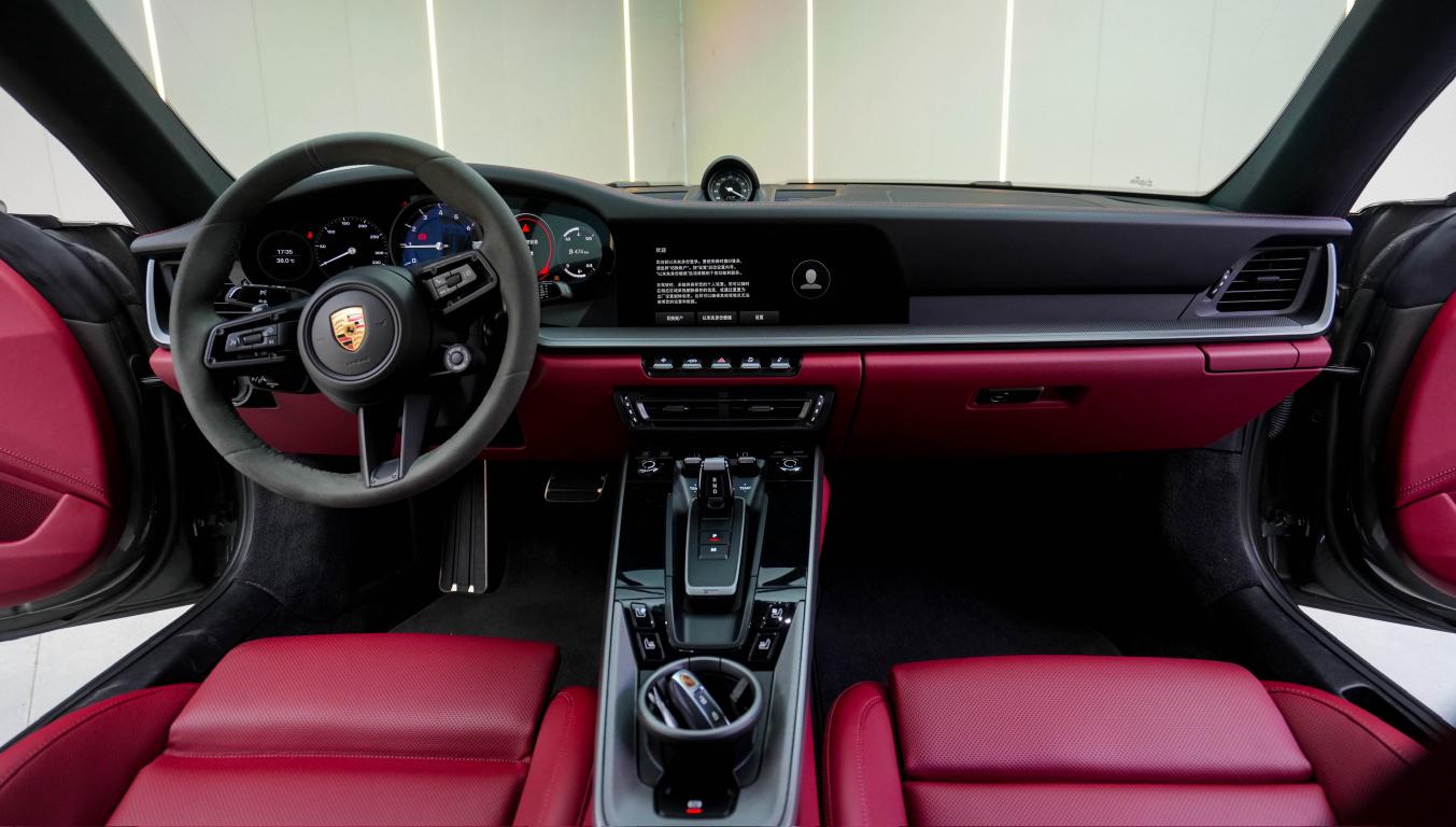Porsche 911 2022 thumb 9