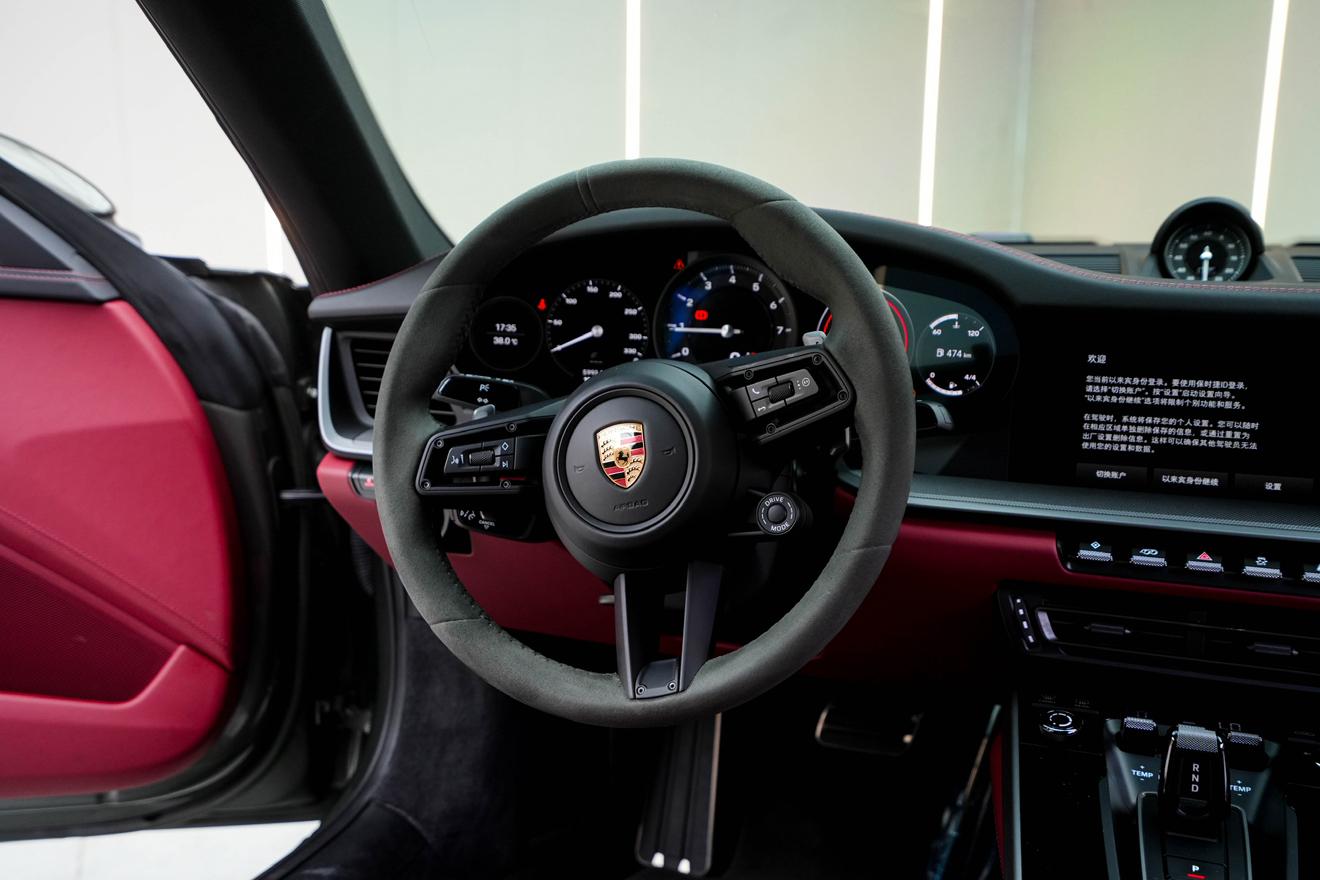 Porsche 911 2022 thumb 10