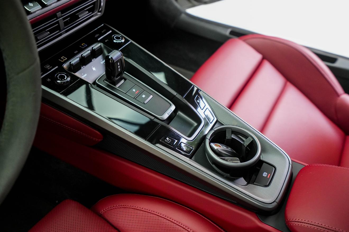 Porsche 911 2022 thumb 11