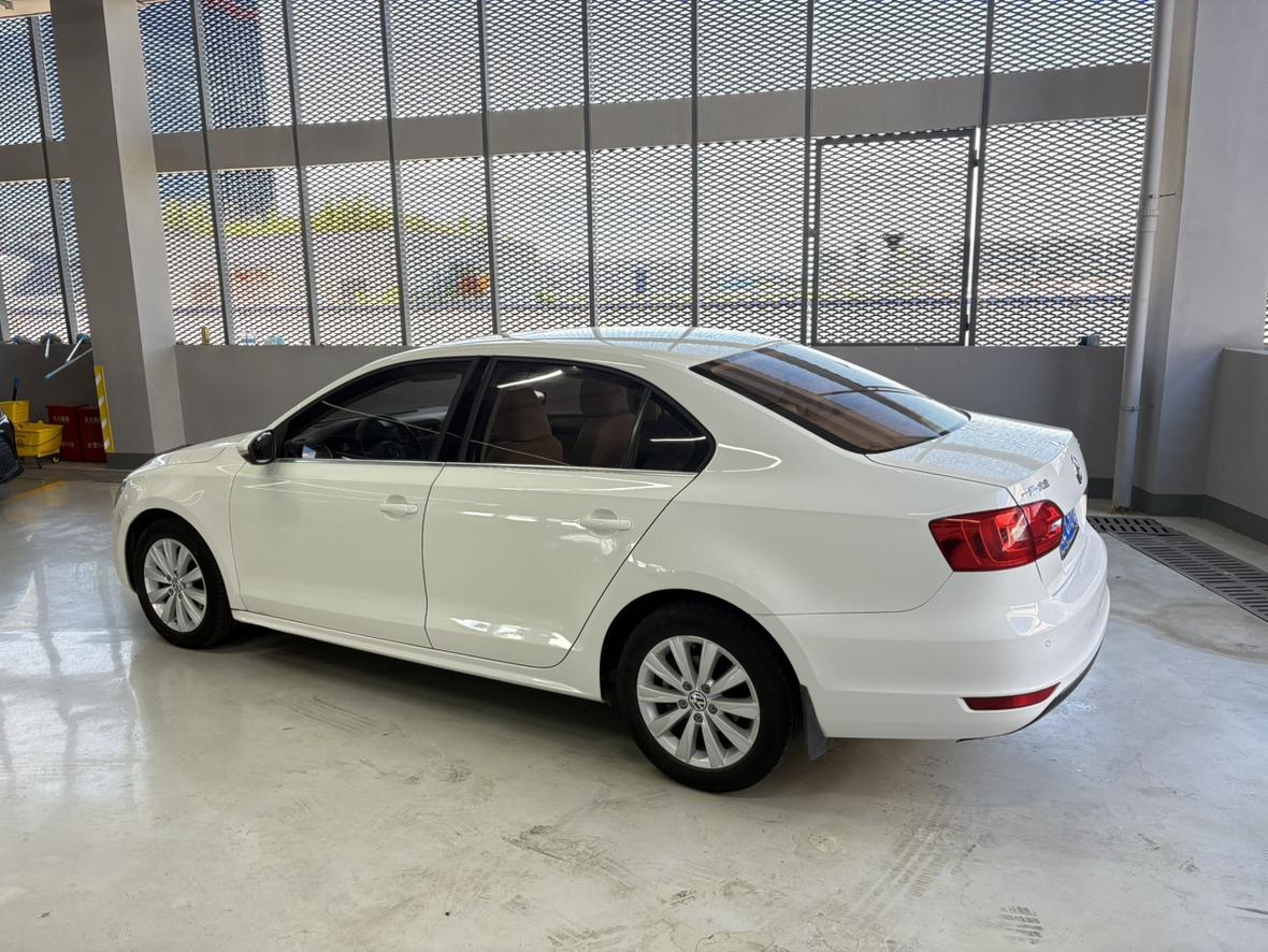 Volkswagen Sagitar 2014 thumb 2