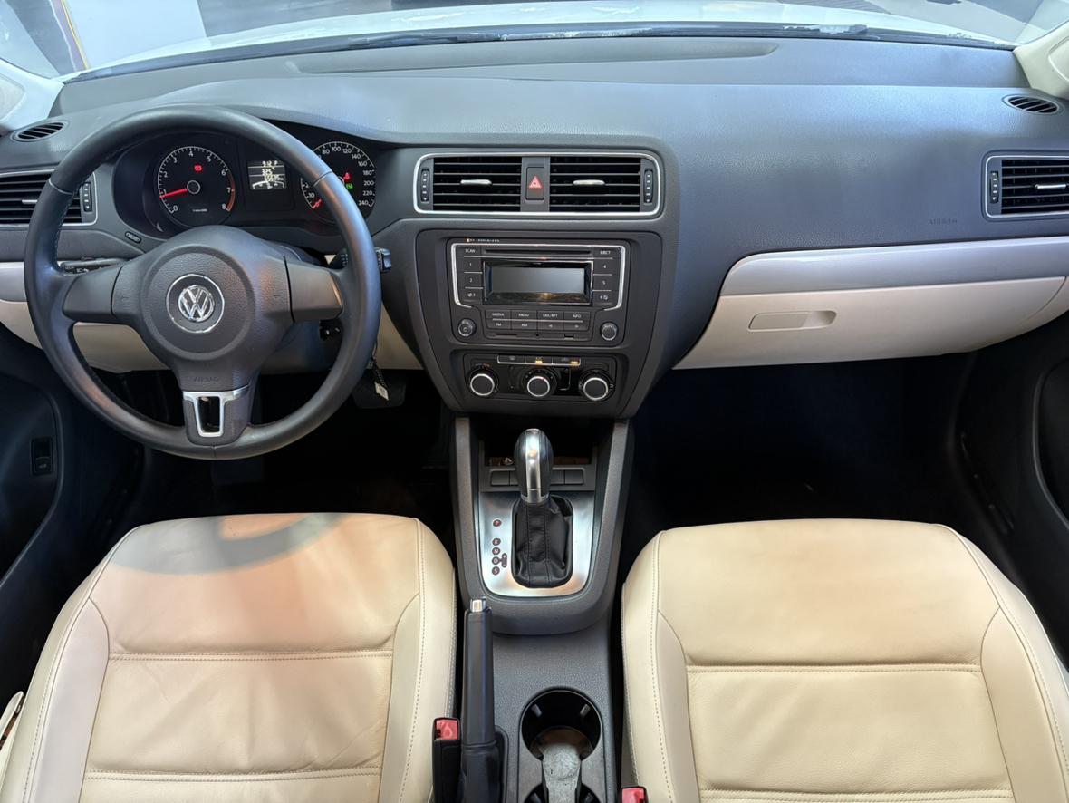 Volkswagen Sagitar 2014 thumb 8