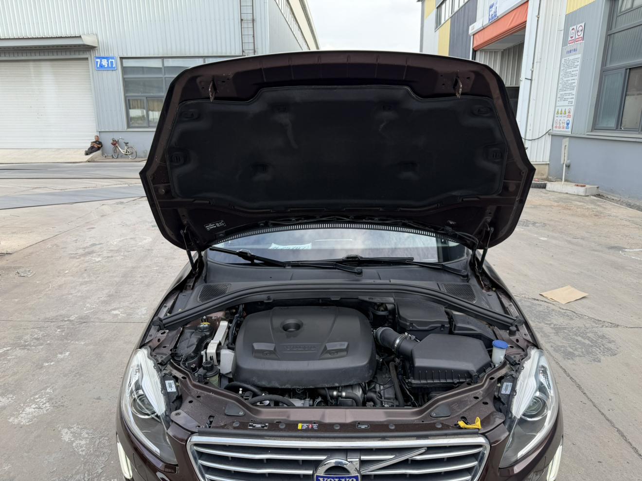 Volvo XC60 2017 thumb 8