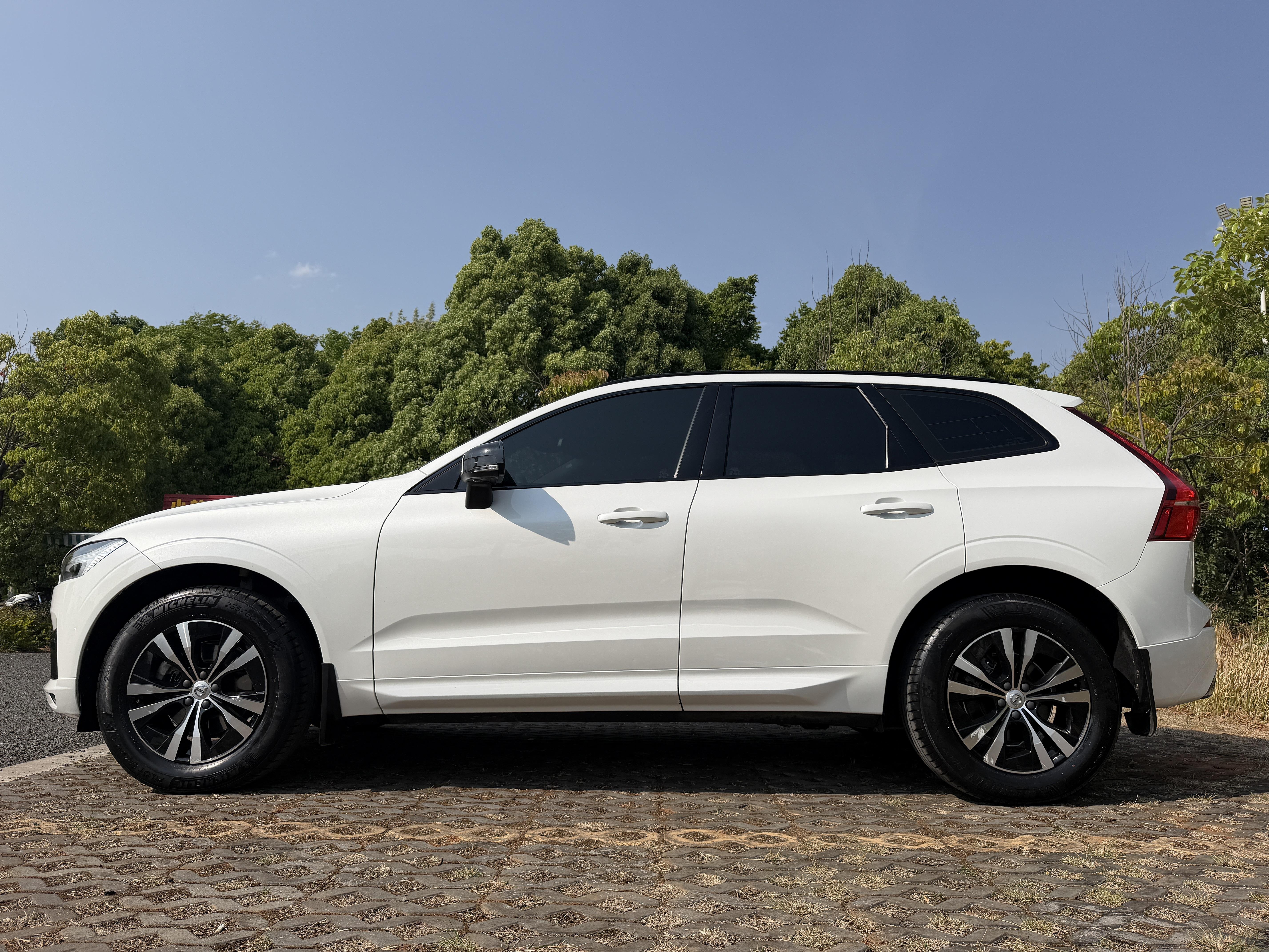 Volvo XC60 2021 thumb 2