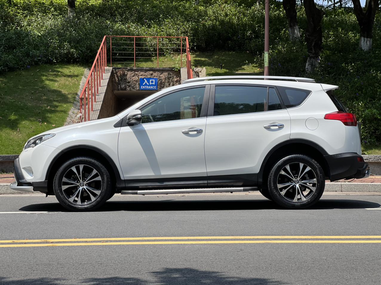 Toyota RAV4 2013 thumb 2