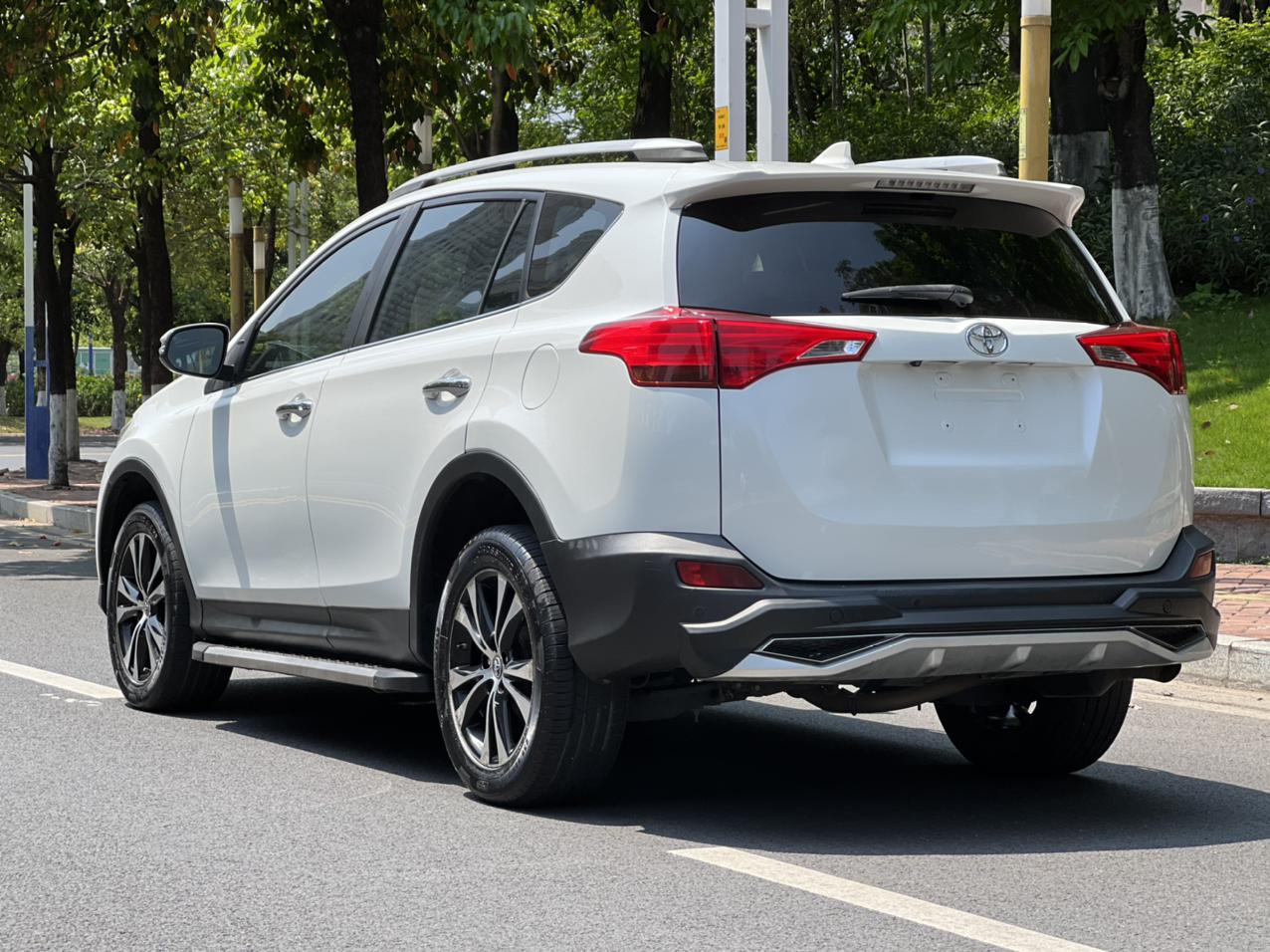 Toyota RAV4 2013 thumb 3