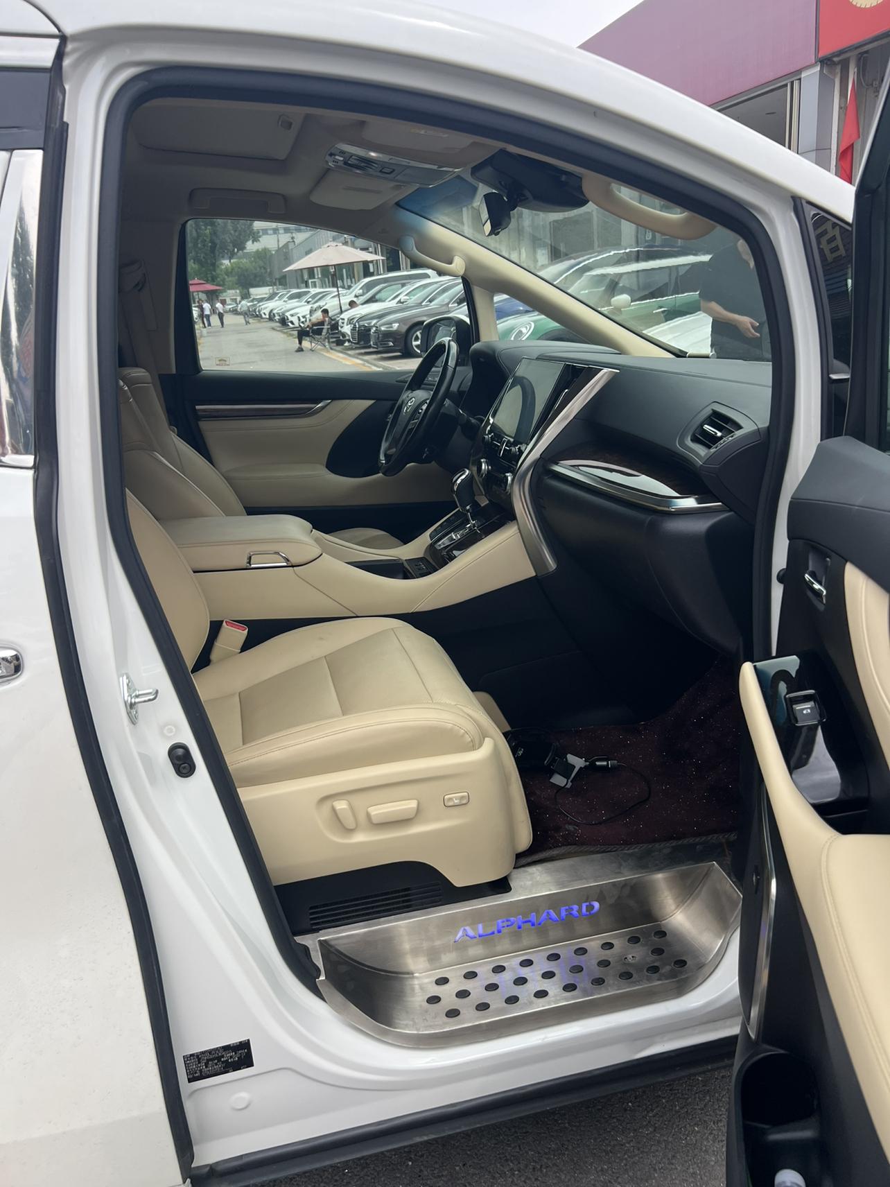 Toyota Alphard 2020 thumb 6