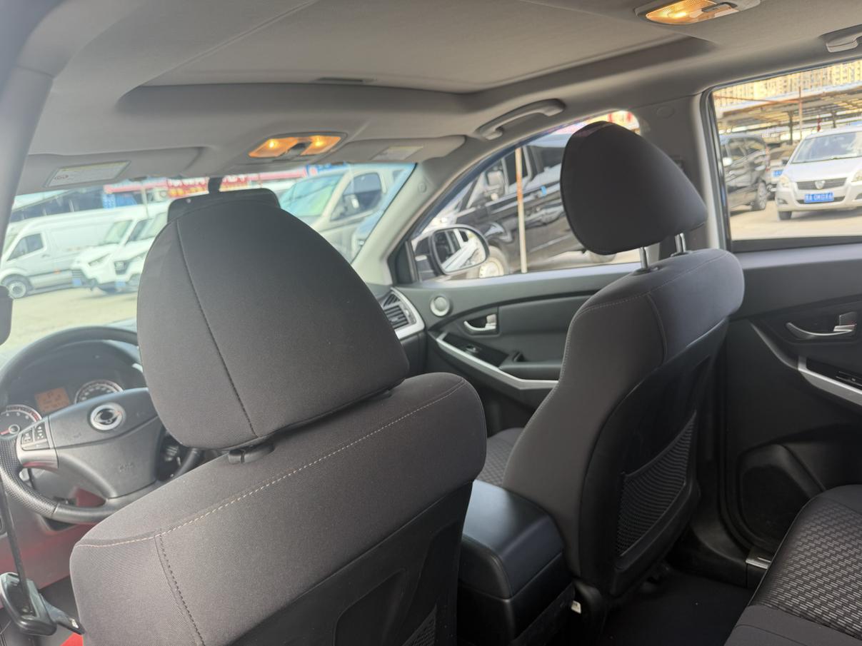 SsangYong Korando 2015 thumb 7