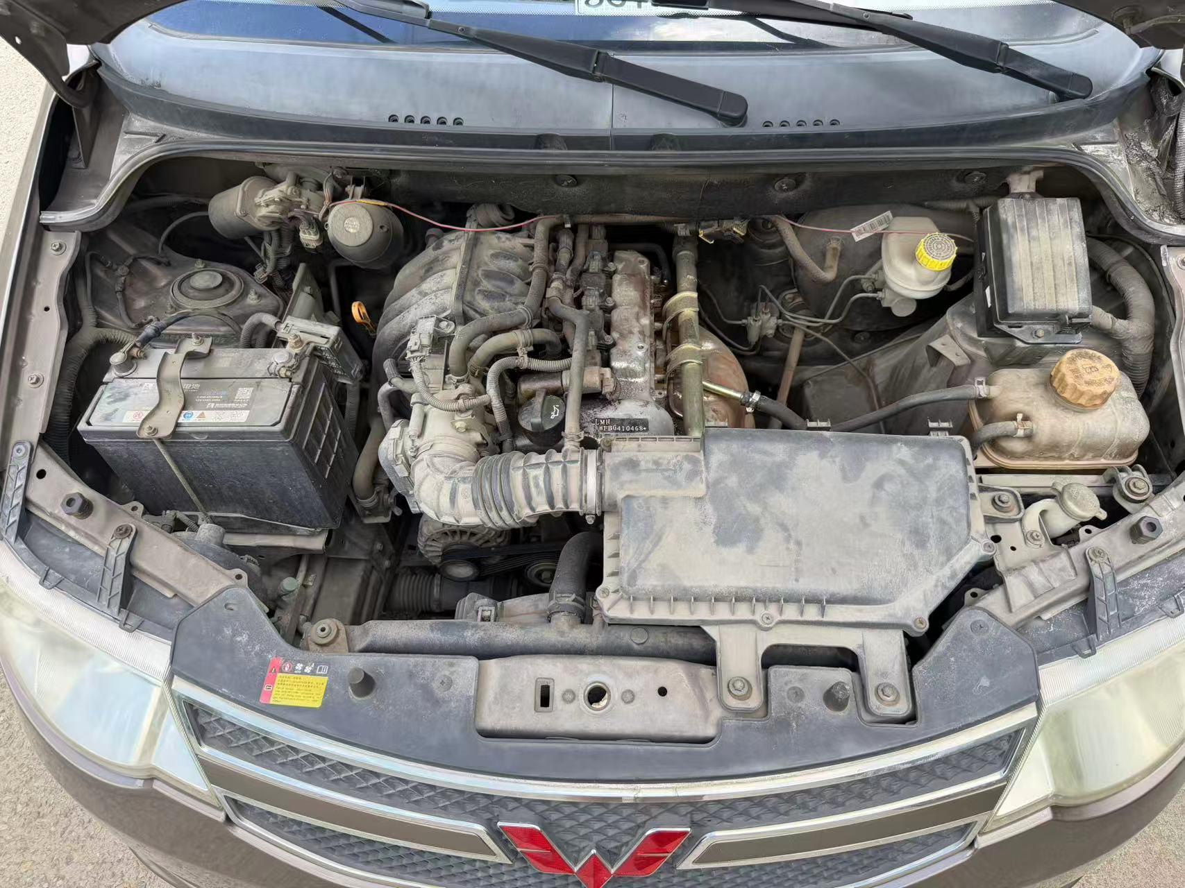 Wuling Hong Guang 2015 thumb 5