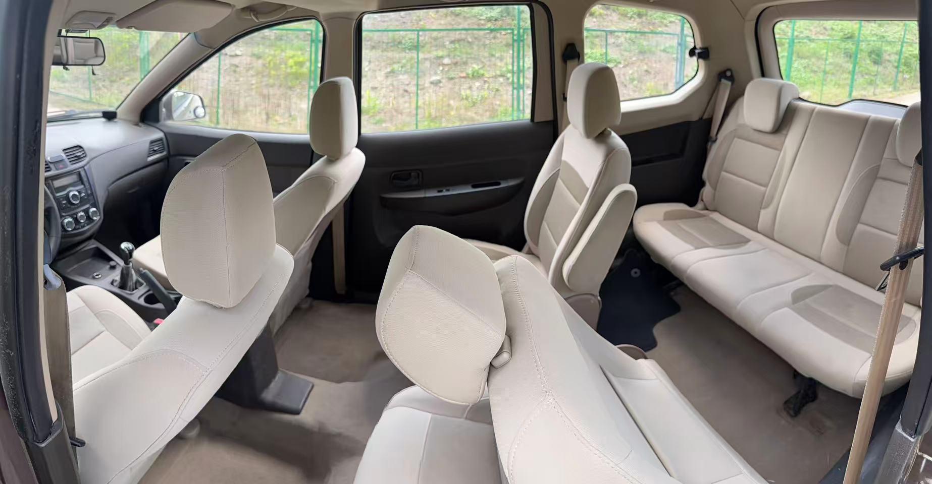 Wuling Hong Guang 2015 thumb 6