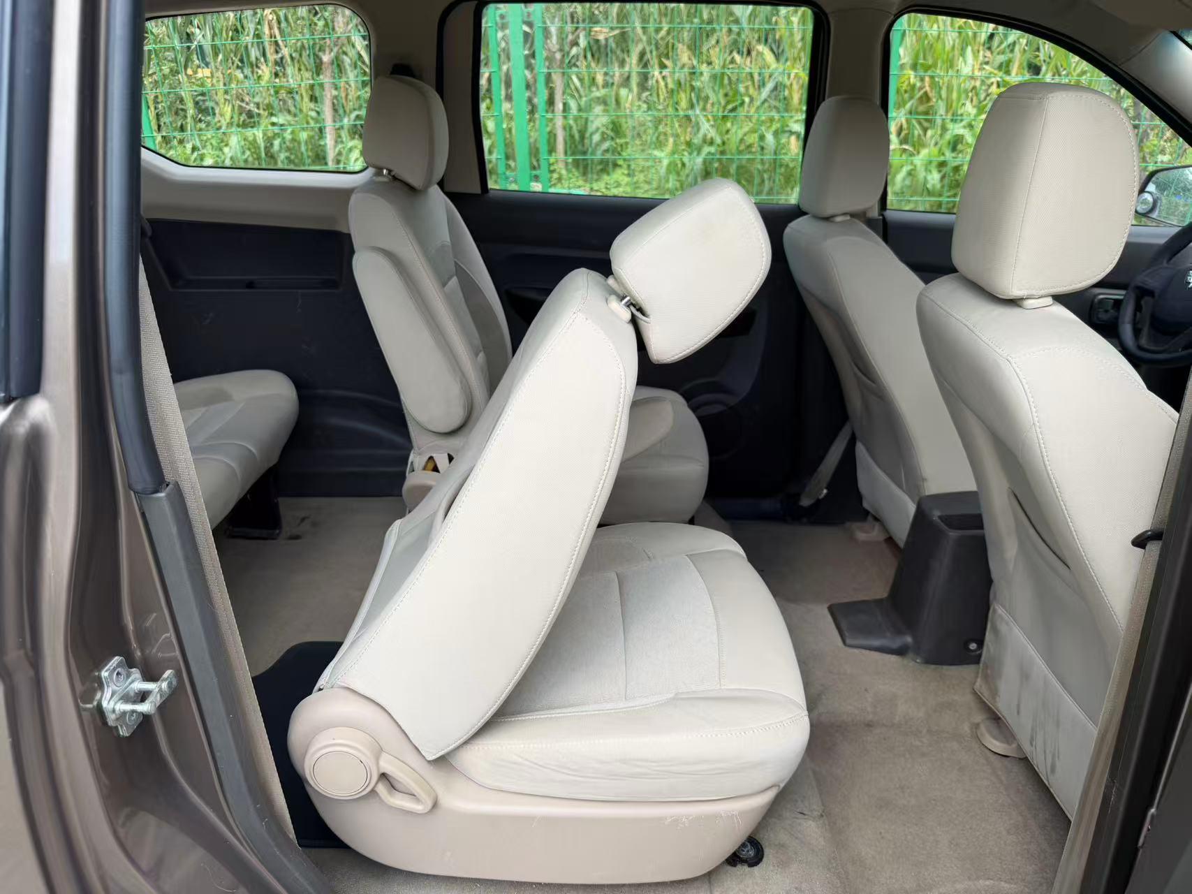 Wuling Hong Guang 2015 thumb 10