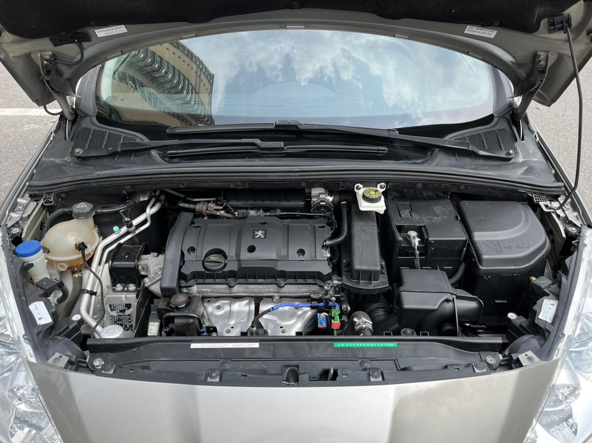 Peugeot 408 2011 thumb 6