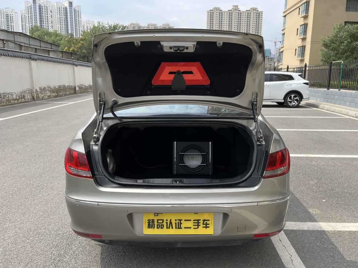 Peugeot 408 2011 thumb 7