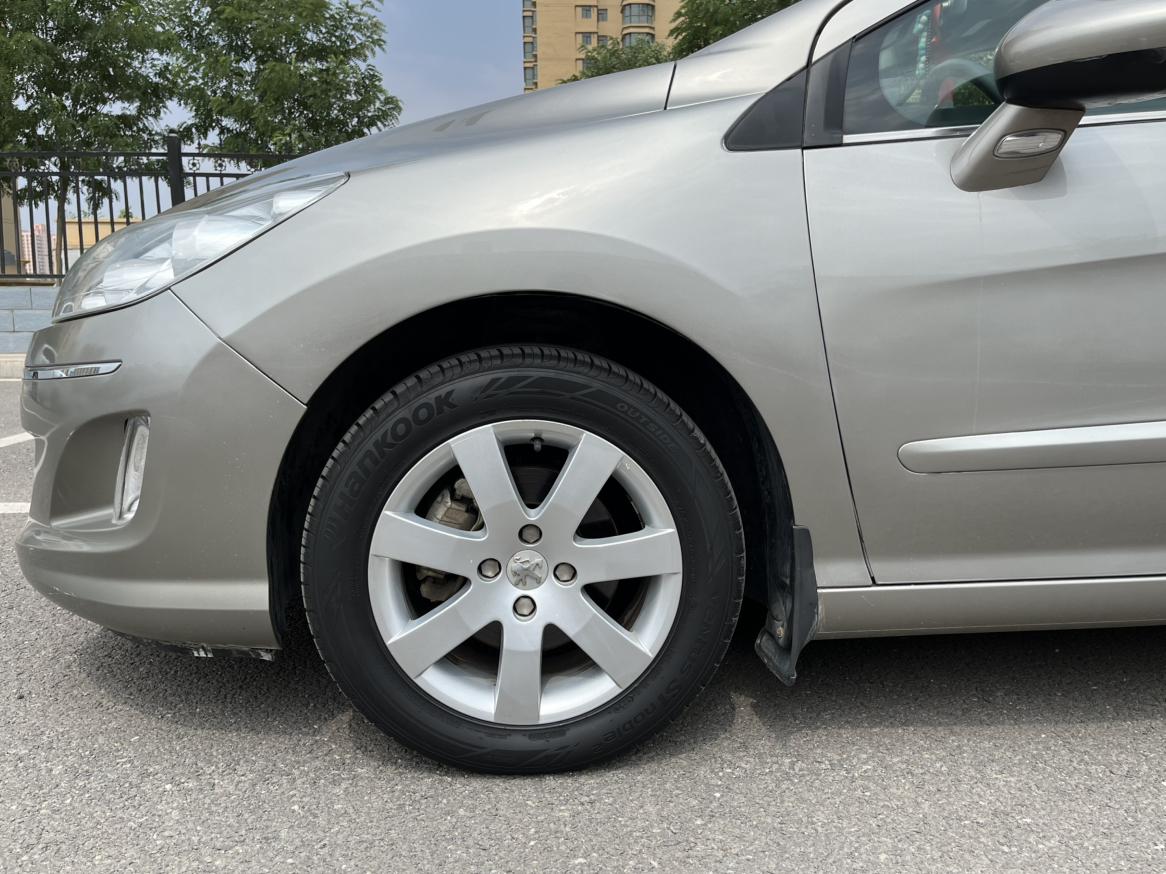 Peugeot 408 2011 thumb 8