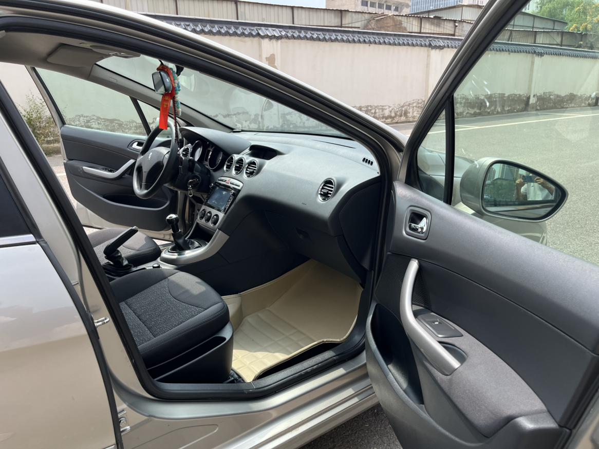 Peugeot 408 2011 thumb 9