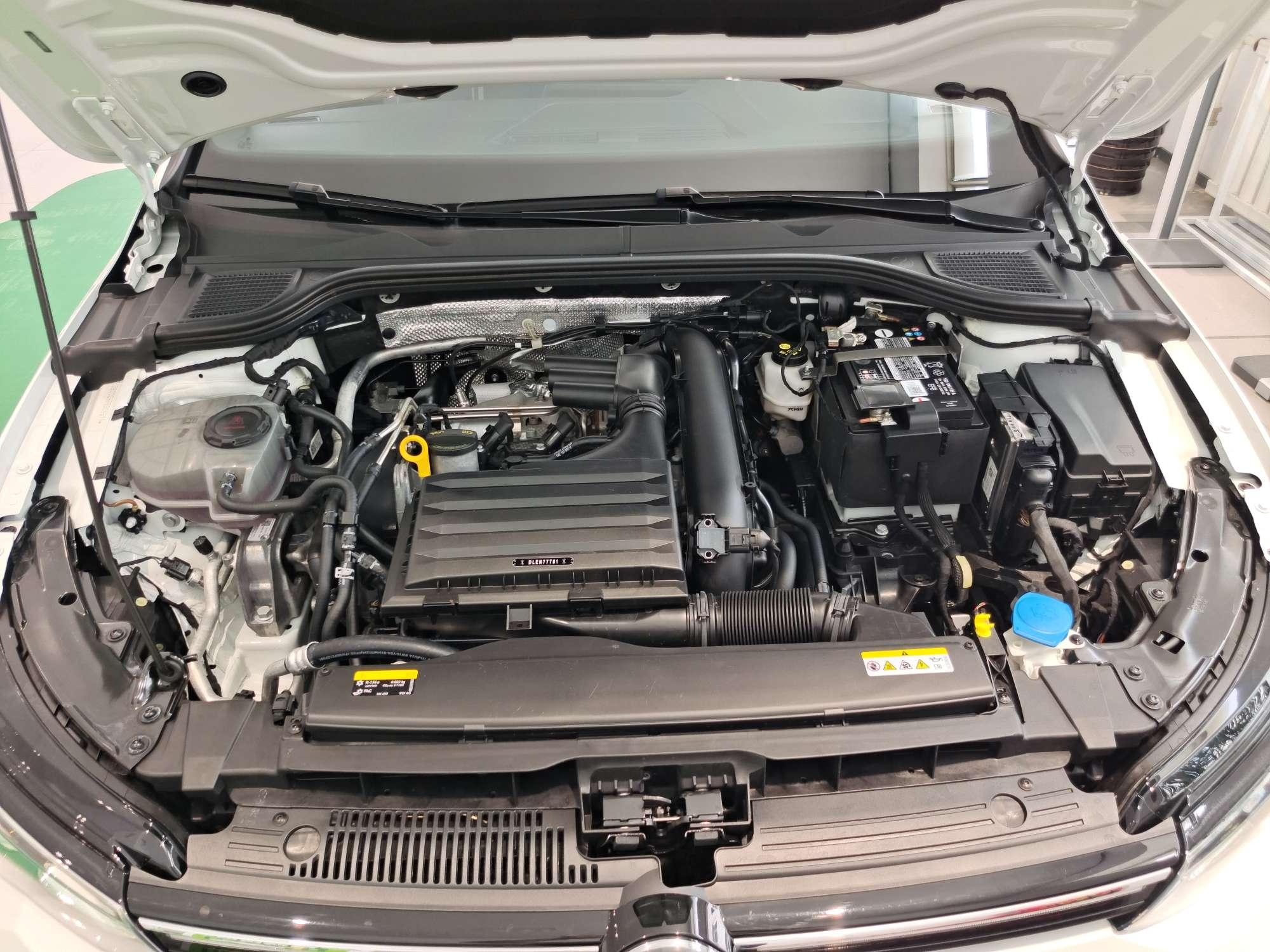 Volkswagen Golf Sportsvan 2023 thumb 4