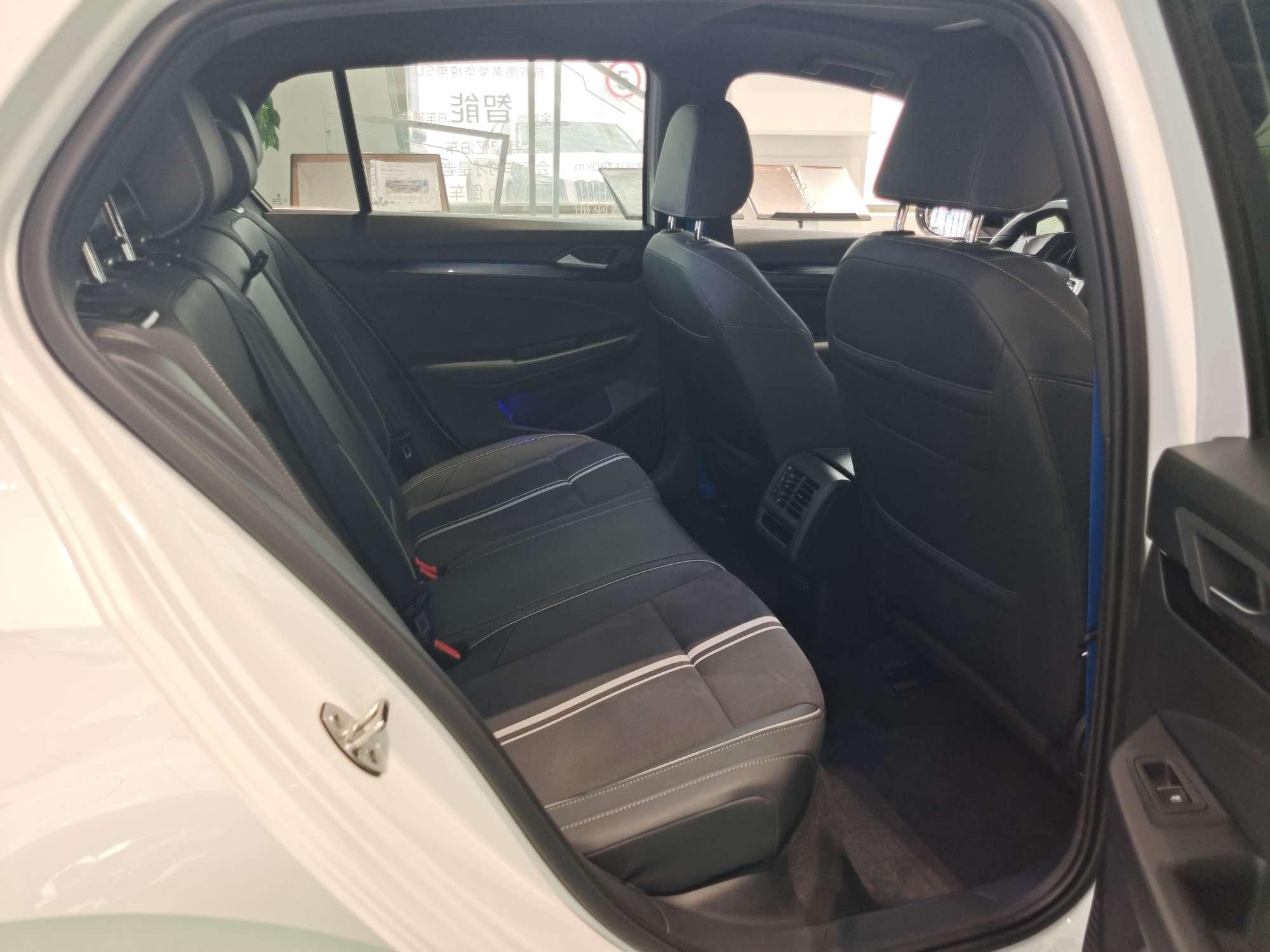 Volkswagen Golf Sportsvan 2023 thumb 7