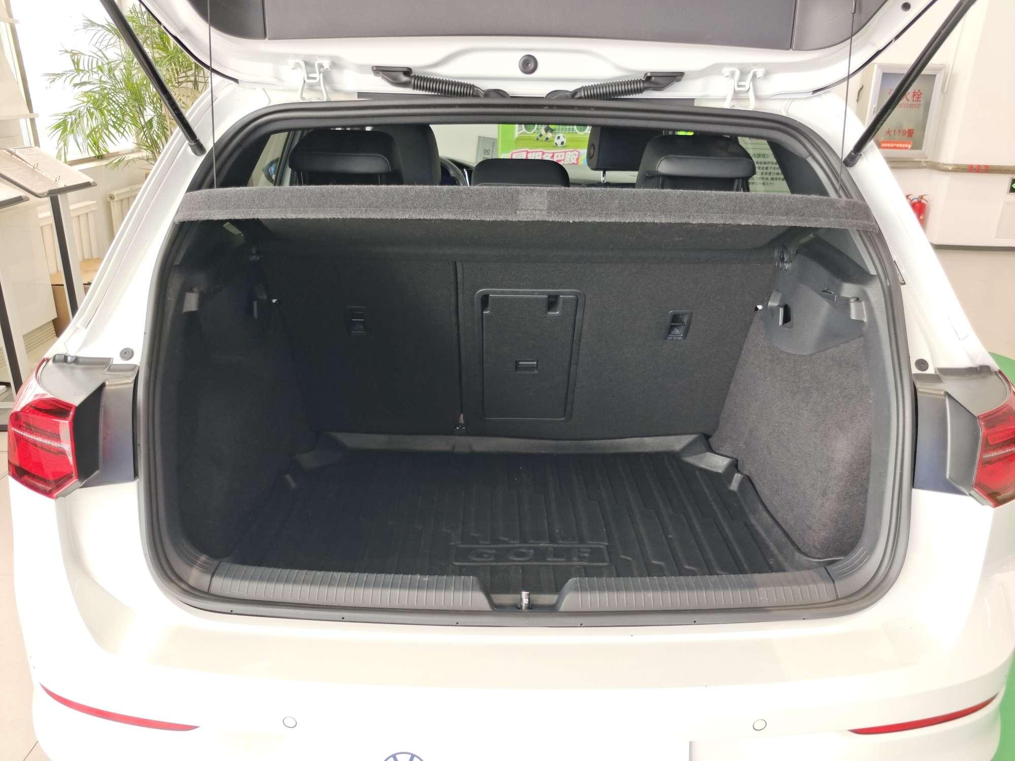 Volkswagen Golf Sportsvan 2023 thumb 8