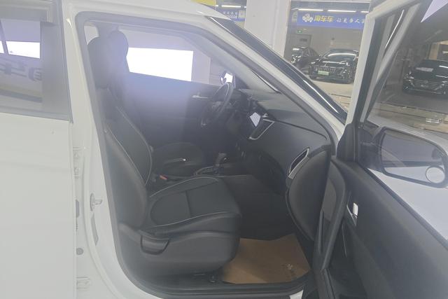 Hyundai ix25 2015 thumb 9