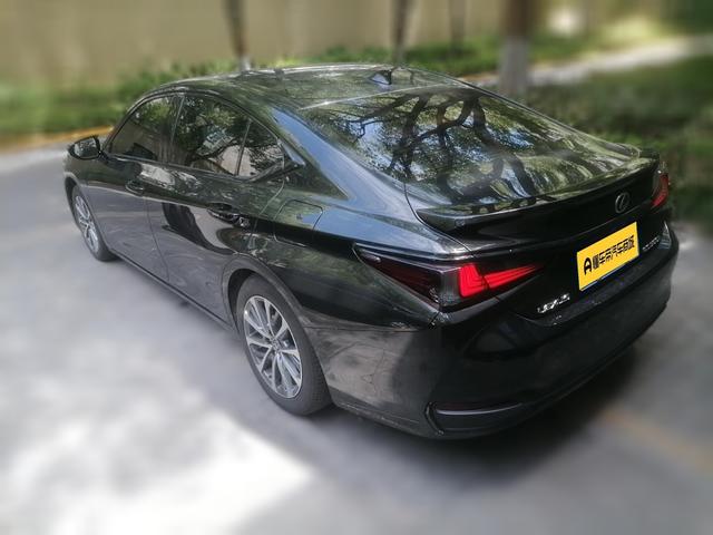 Lexus ES 2022 thumb 2