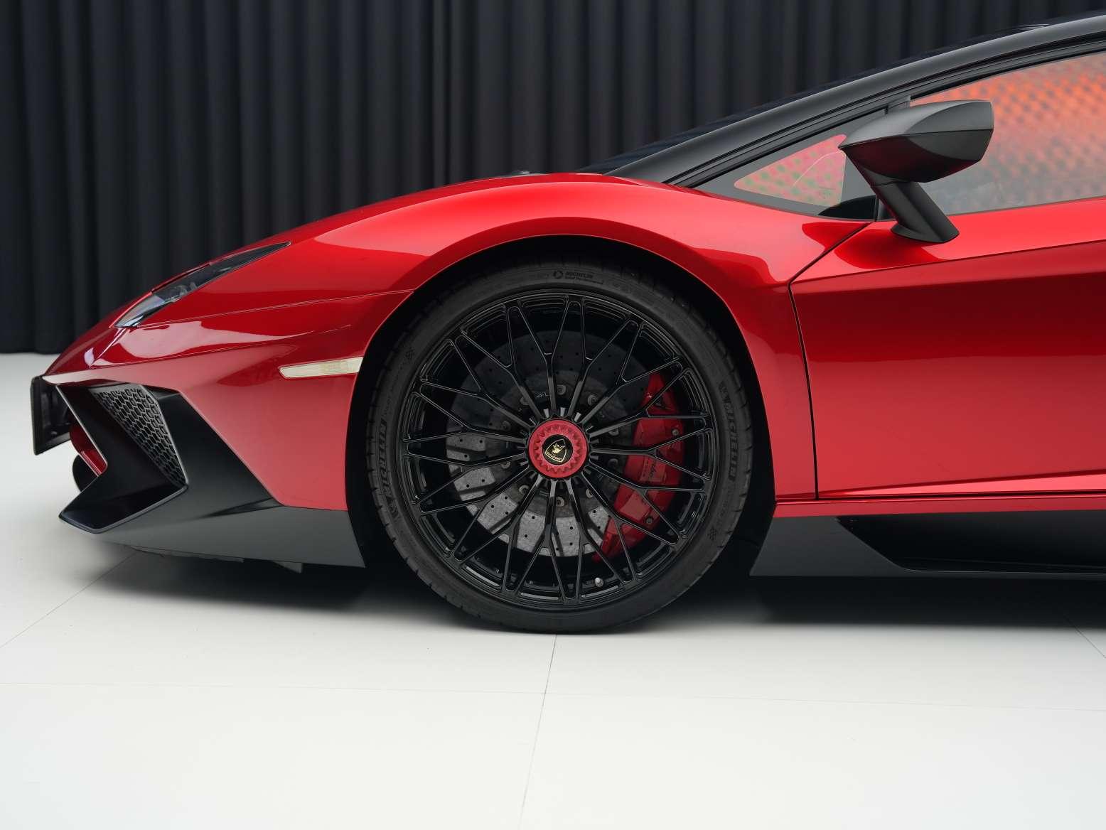 Lamborghini Aventador 2015 thumb 4
