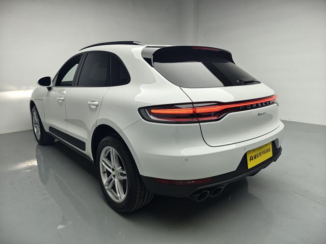 Porsche Macan 2021 thumb 3