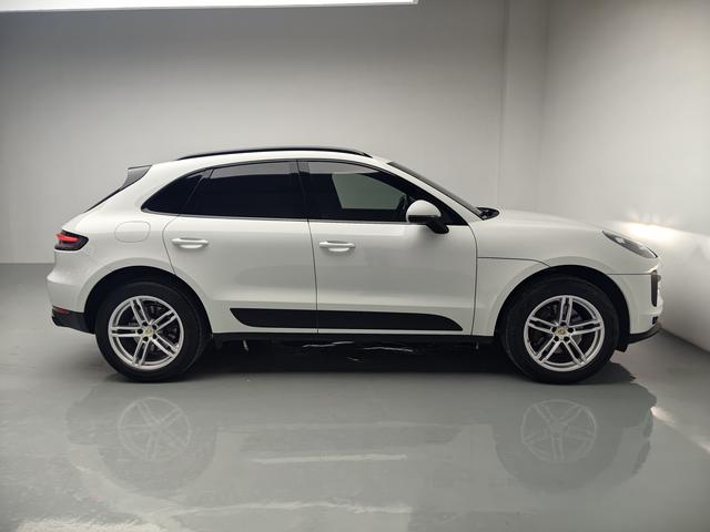 Porsche Macan 2021 thumb 6