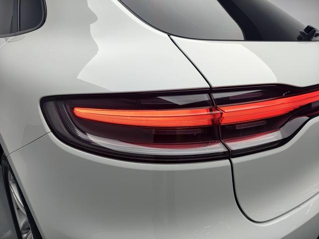 Porsche Macan 2021 thumb 11