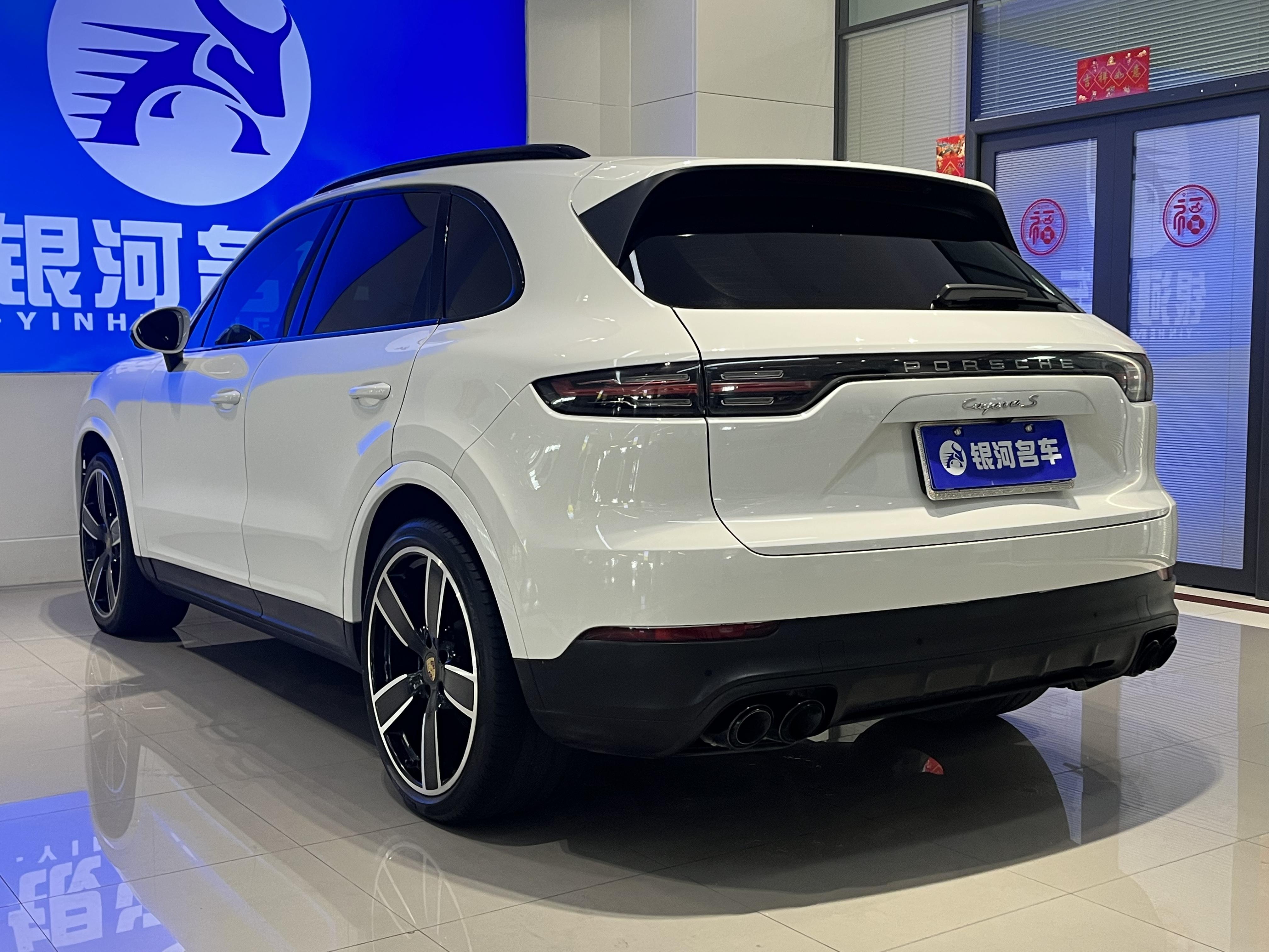 Porsche Cayenne 2018 thumb 3