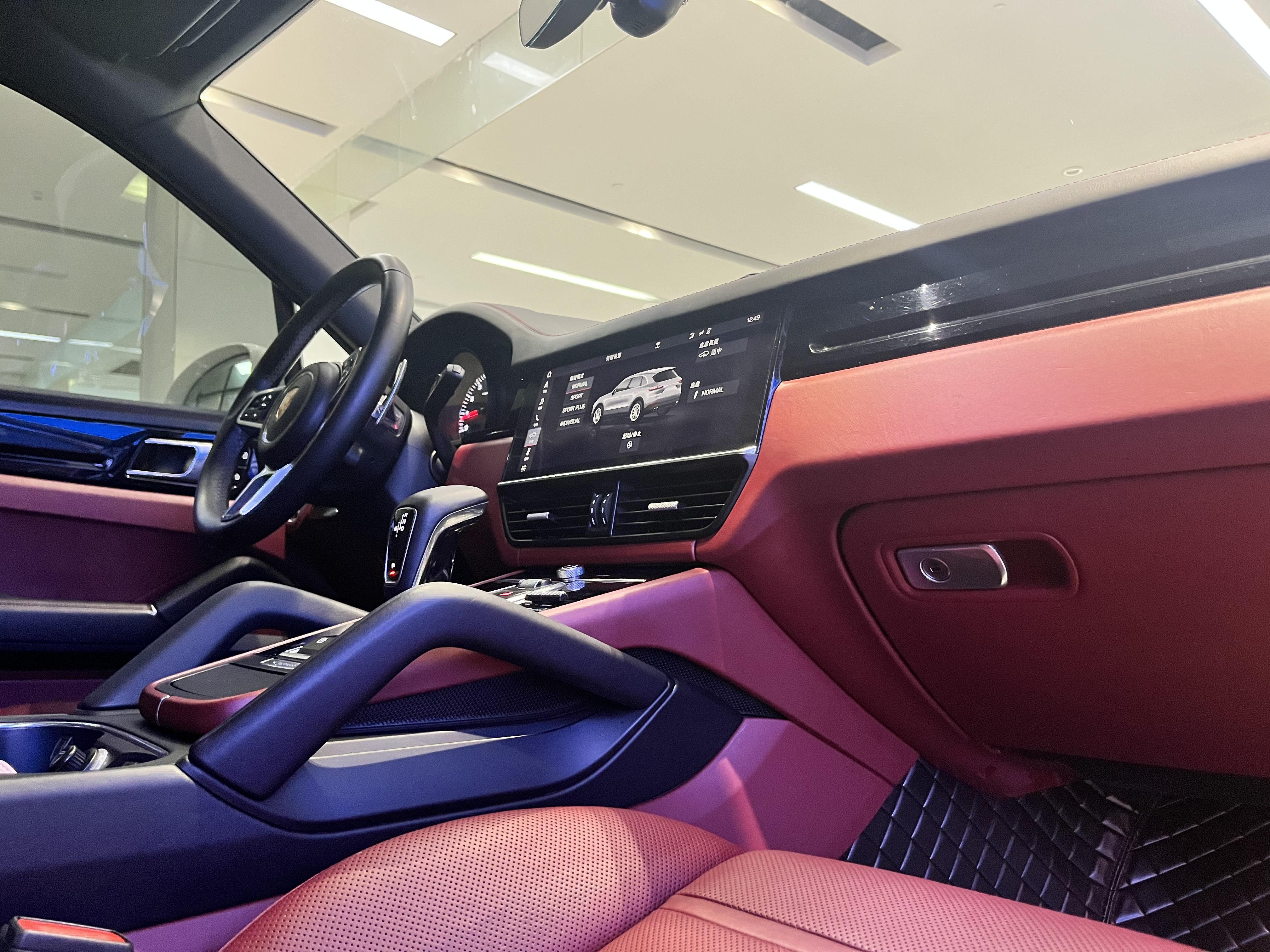 Porsche Cayenne 2018 thumb 9