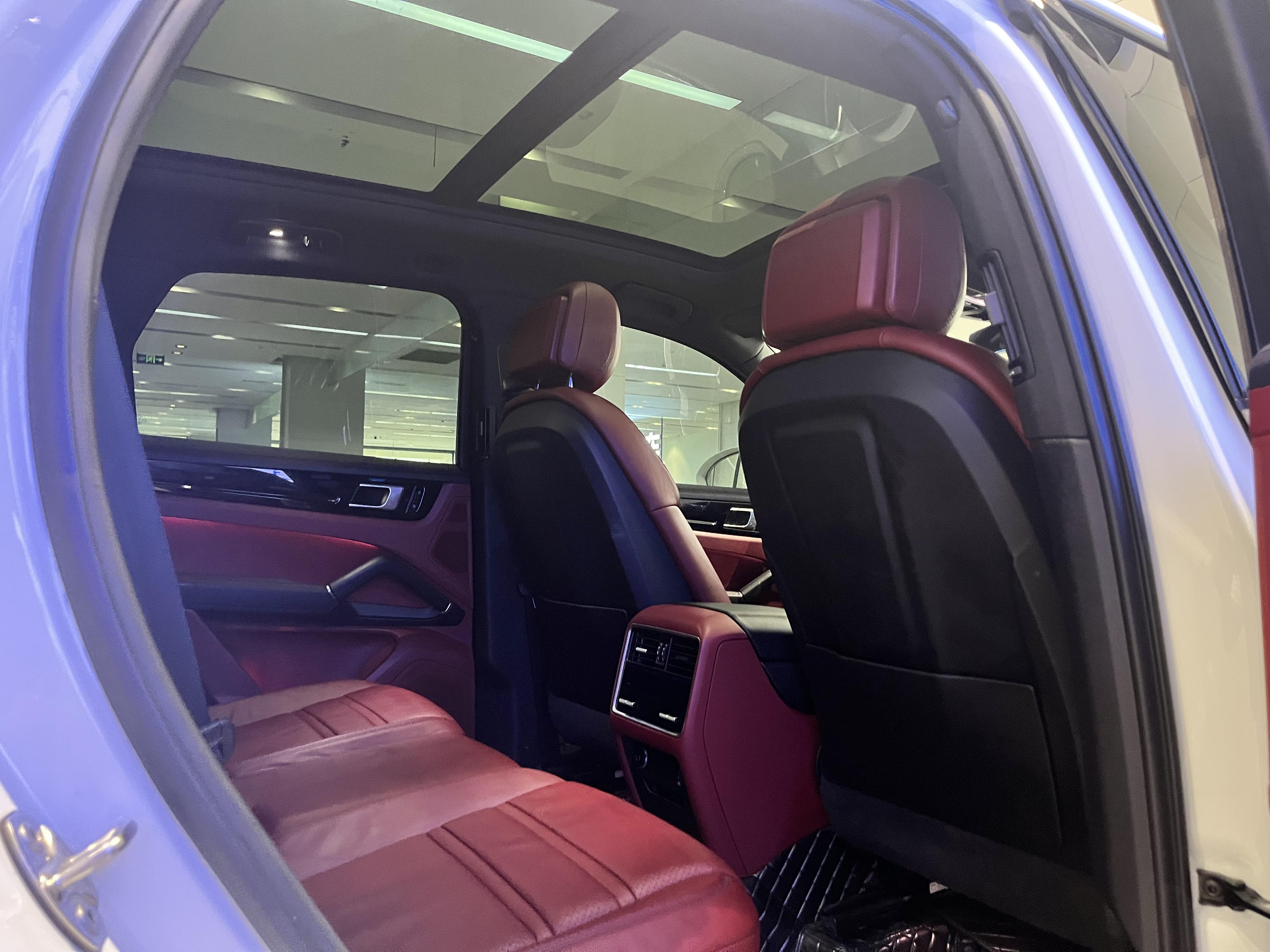 Porsche Cayenne 2018 thumb 12