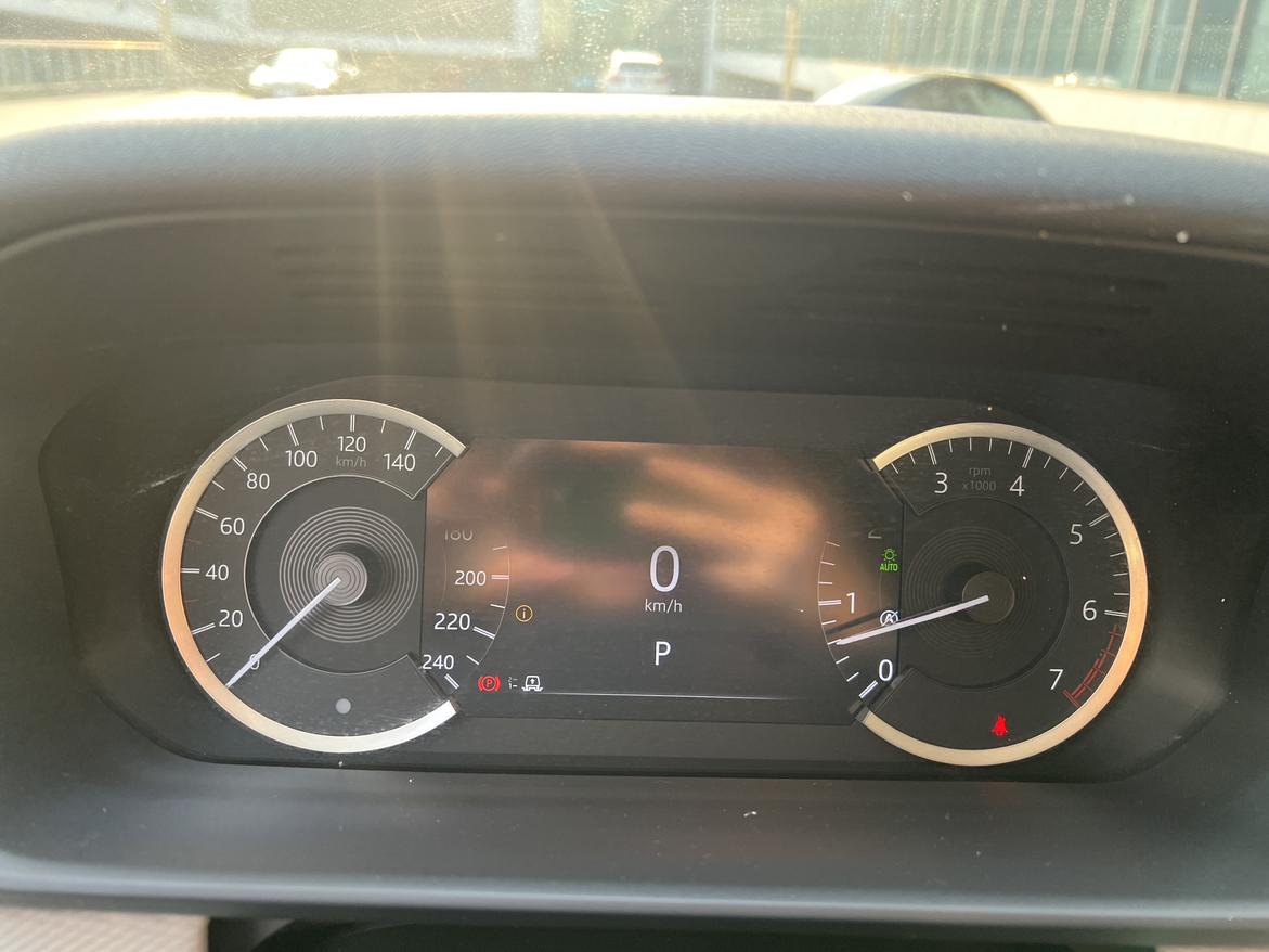 Land Rover Discovery 2023 thumb 6