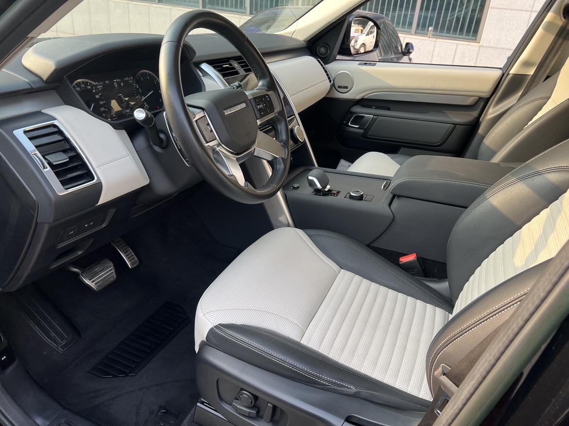 Land Rover Discovery 2023 thumb 10