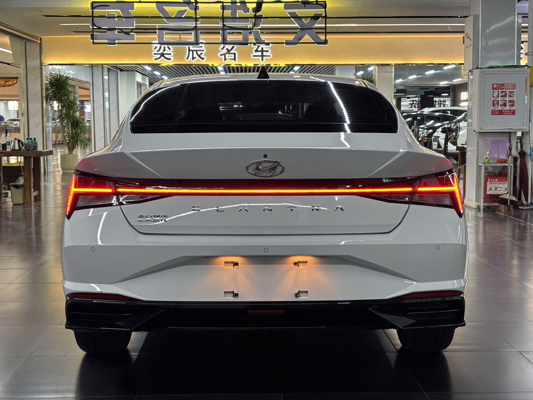Hyundai Elantra 2022 thumb 3