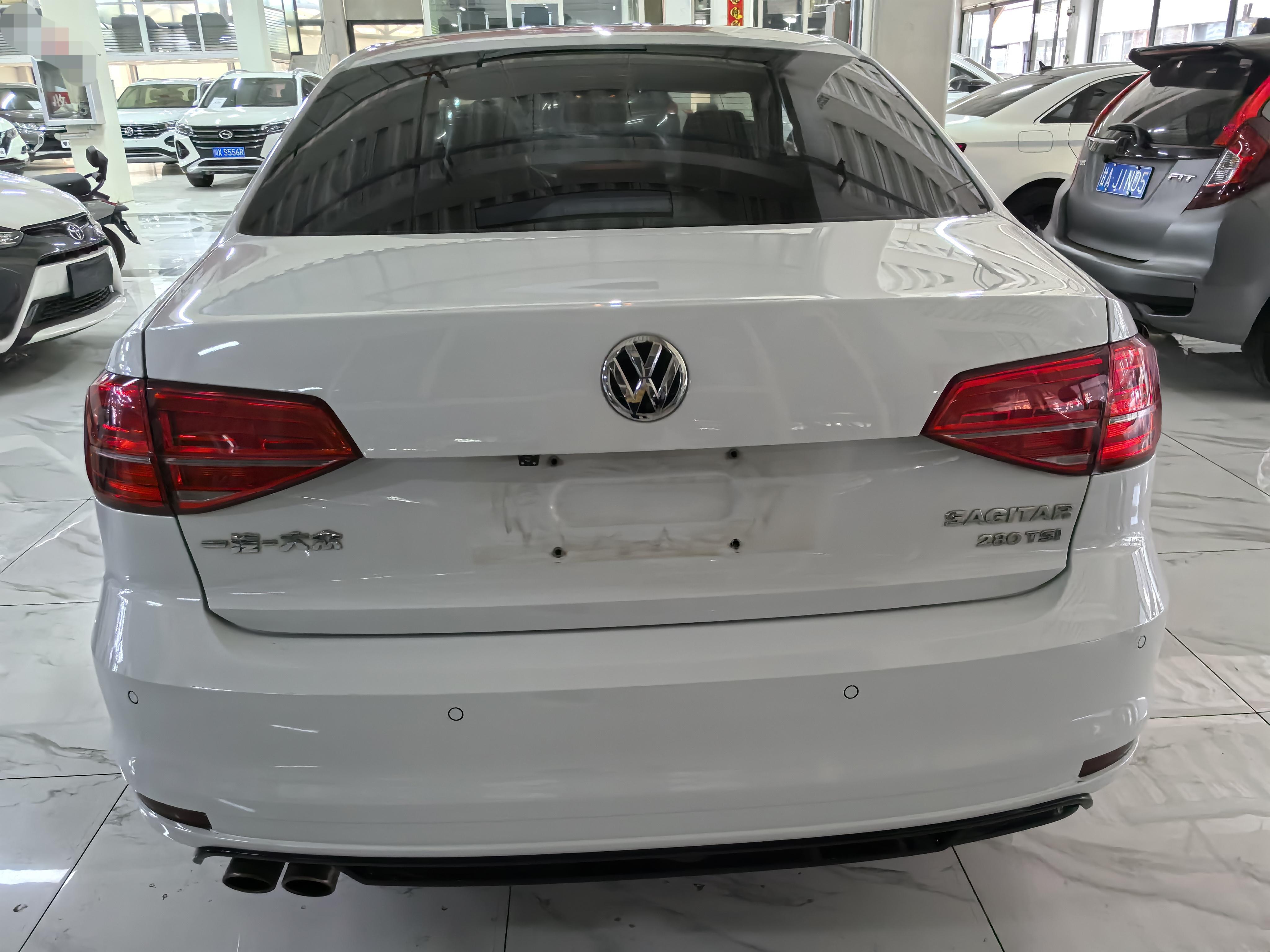 Volkswagen Sagitar 2018 thumb 2