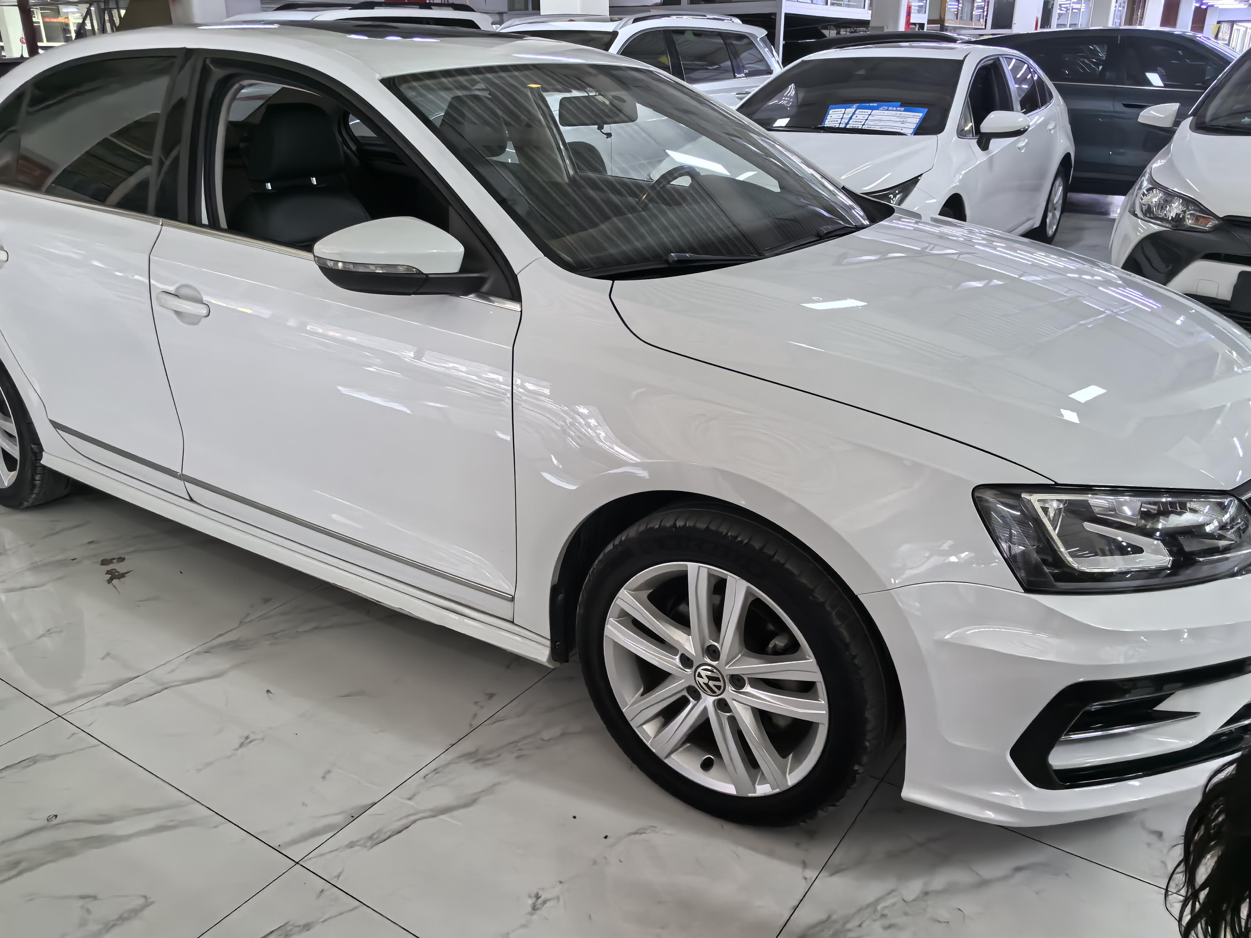 Volkswagen Sagitar 2018 thumb 4