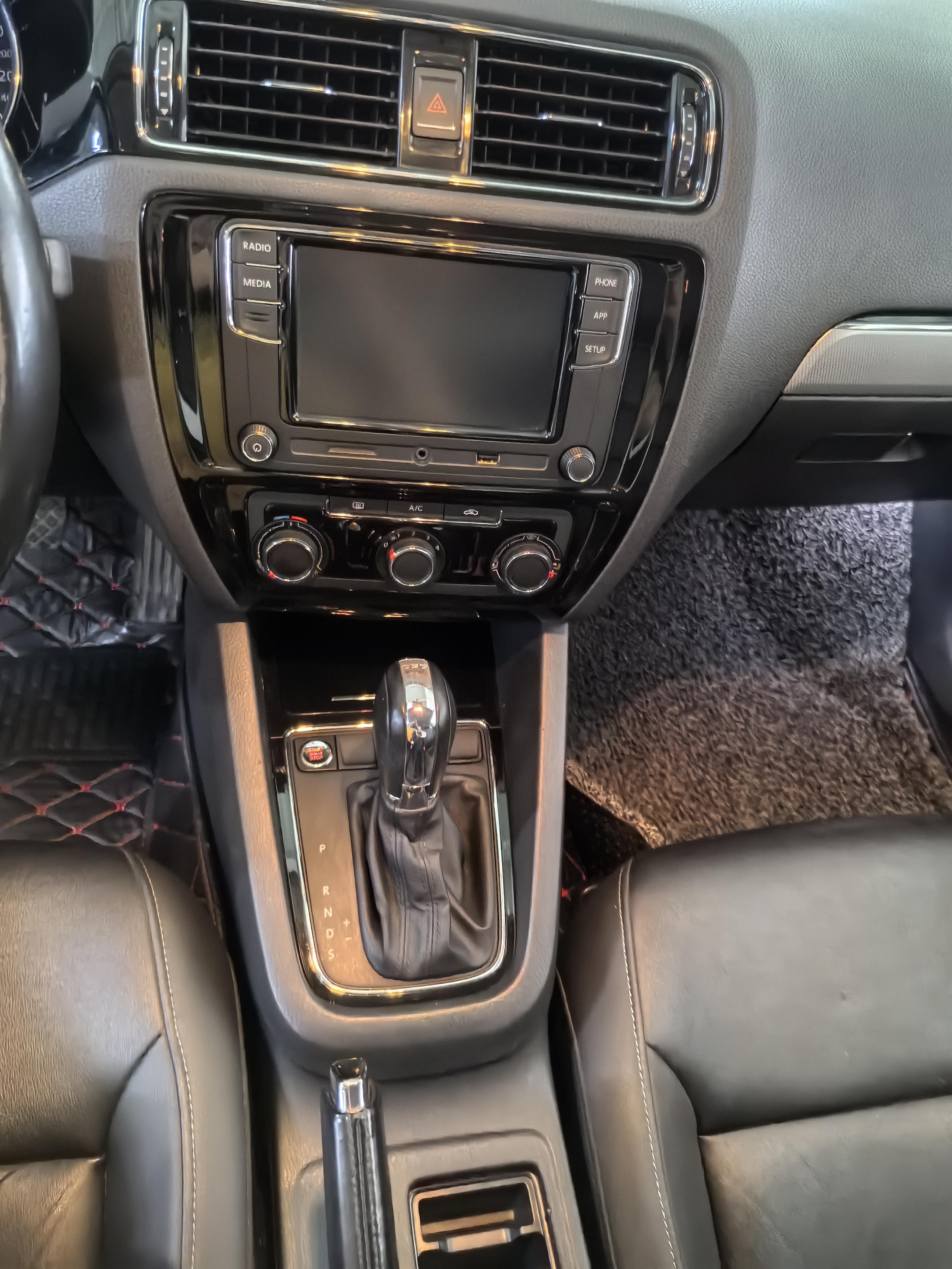 Volkswagen Sagitar 2018 thumb 7