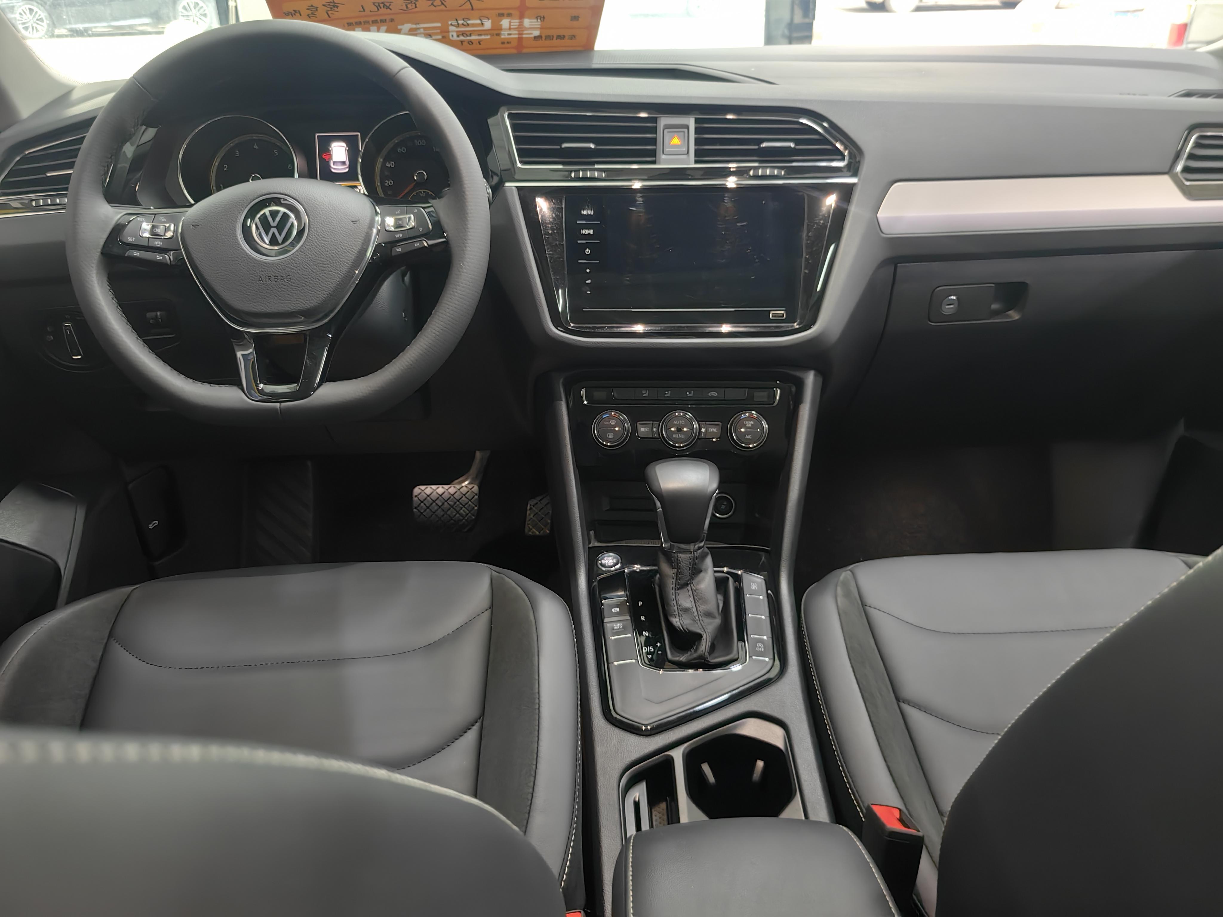 Volkswagen Tiguan 2021 thumb 3