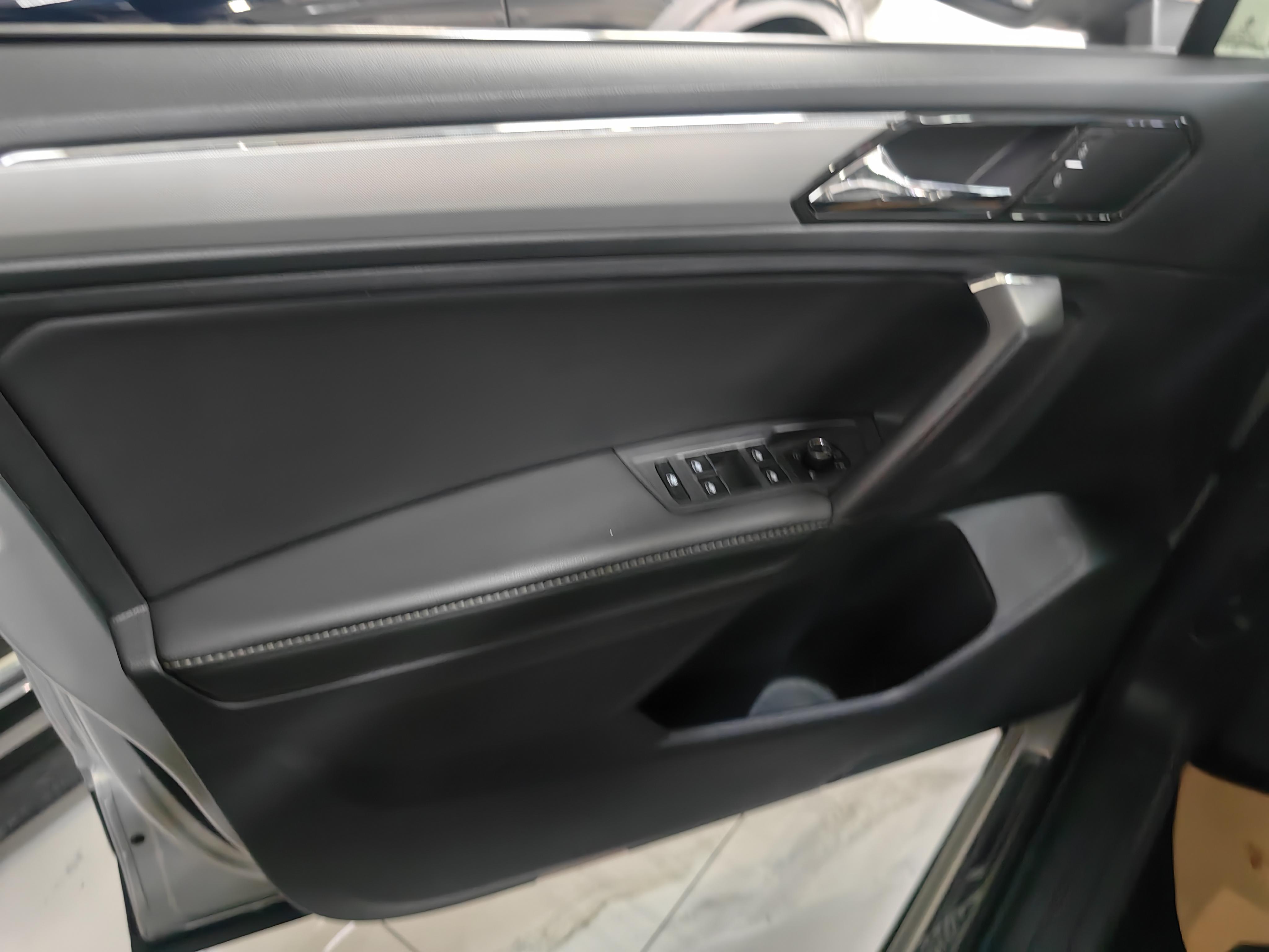 Volkswagen Tiguan 2021 thumb 8