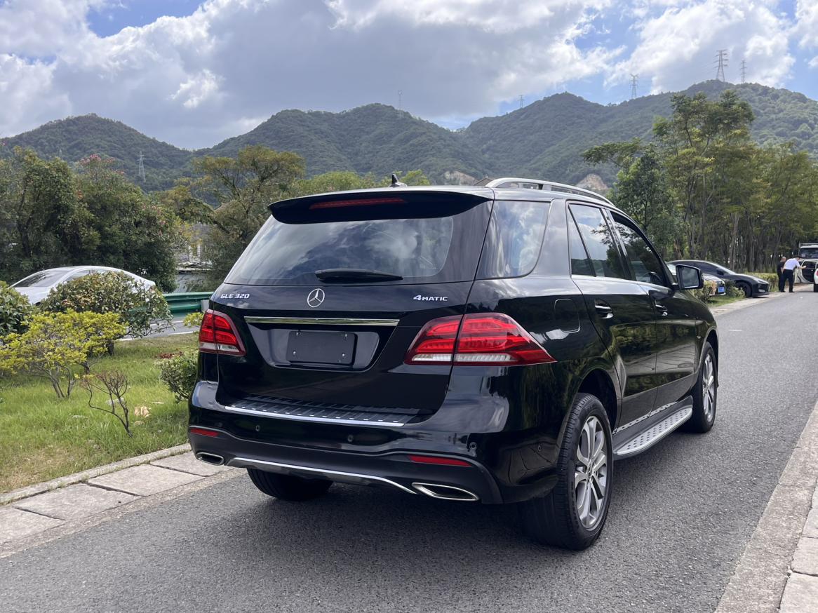 Mercedes-Benz GLE 2018 thumb 3