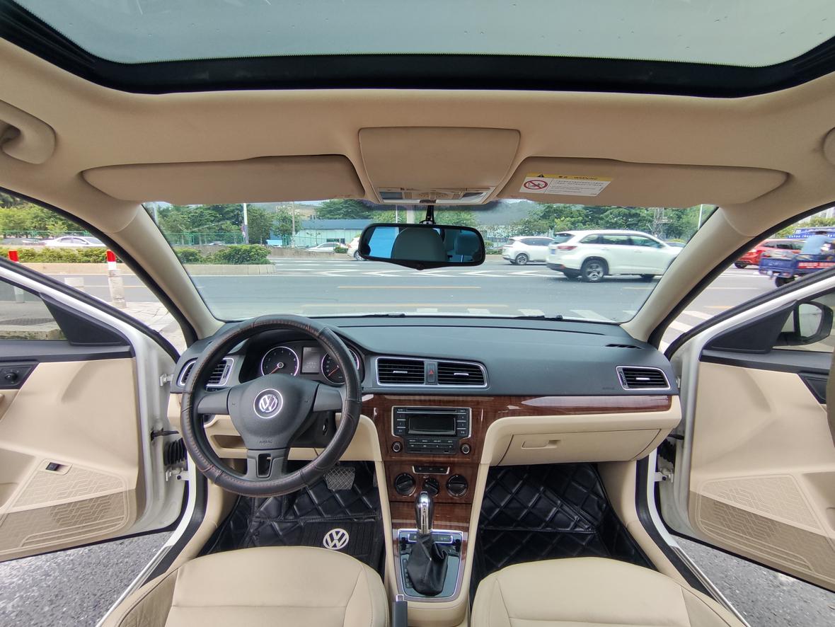 Volkswagen Lavida XR 2013 thumb 6