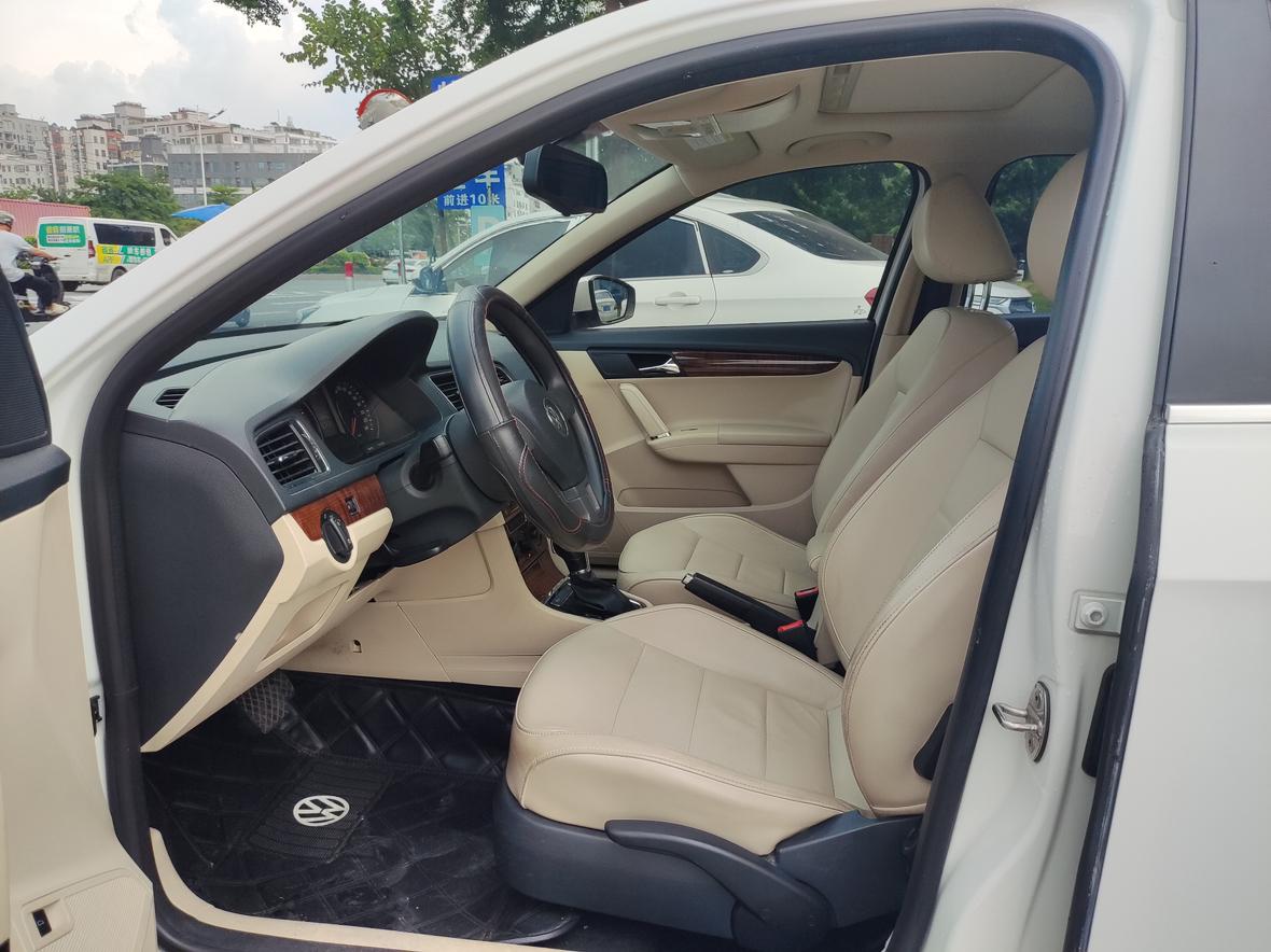 Volkswagen Lavida XR 2013 thumb 8