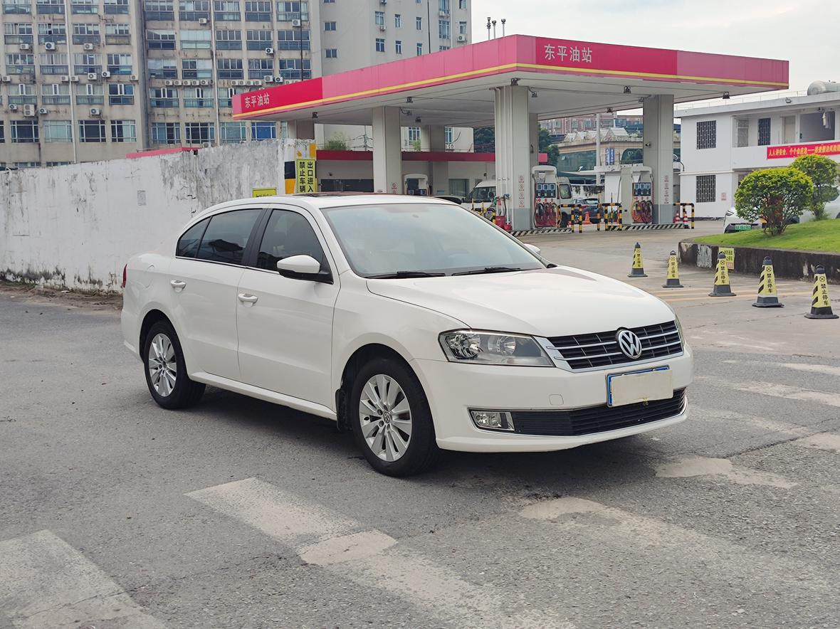 Volkswagen Lavida XR 2013 thumb 12