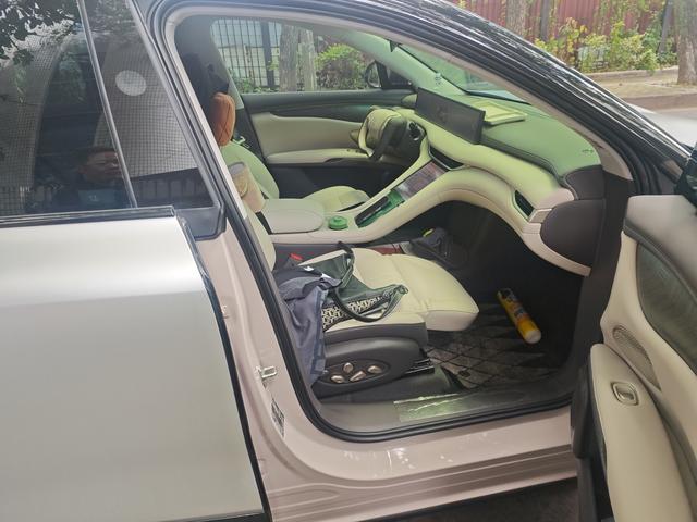 IM Motors (Zhiji) LS6 2025 thumb 9
