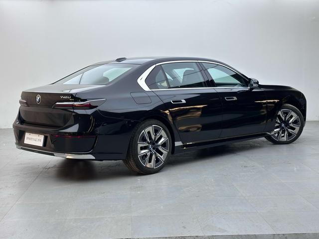 BMW 7 серии 2023 thumb 3