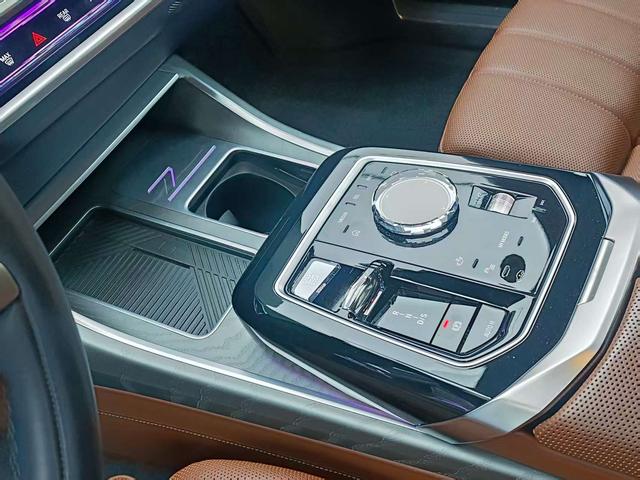 BMW 7 серии 2023 thumb 12